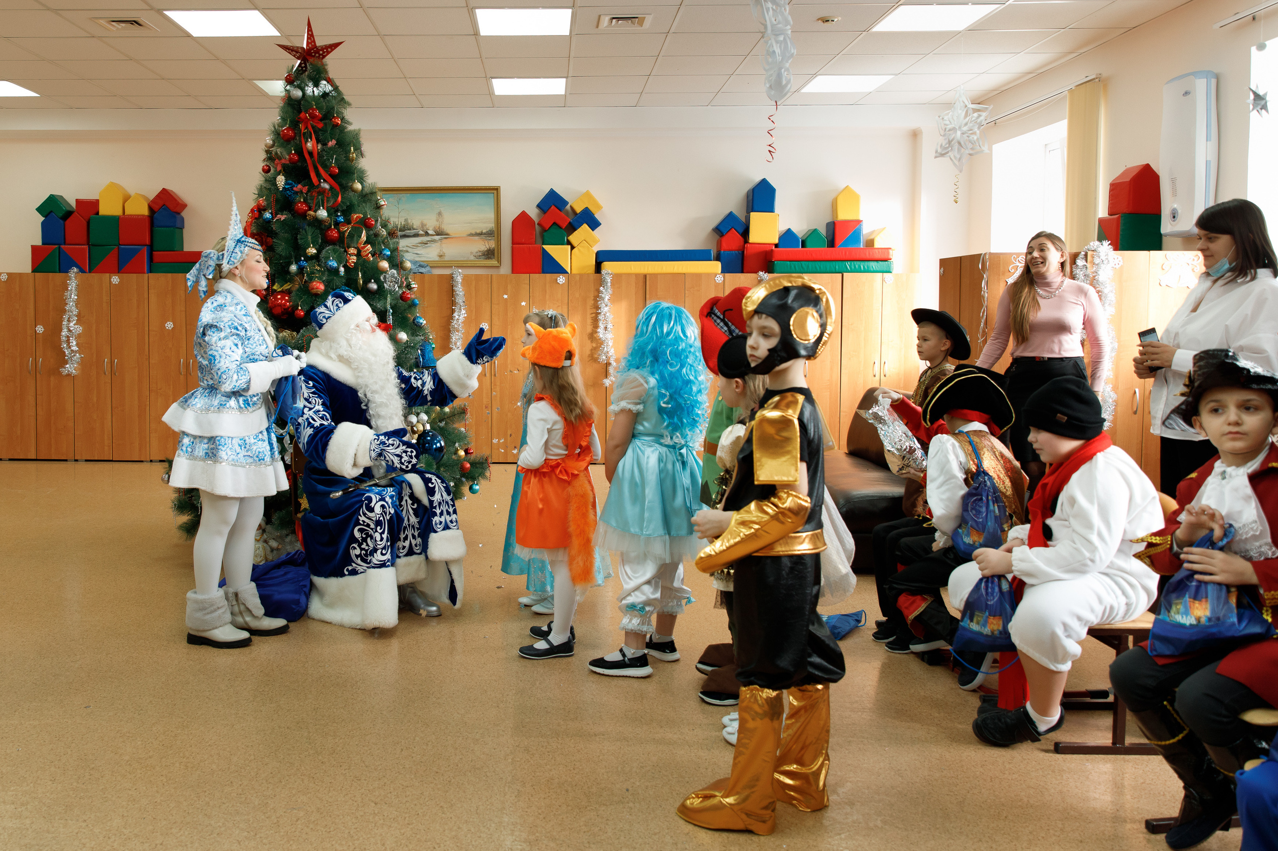 Школа «Кристалл» | Новогодняя программа. Свадебный, семейный и школьный фотограф в Сызрани Максим Баталов