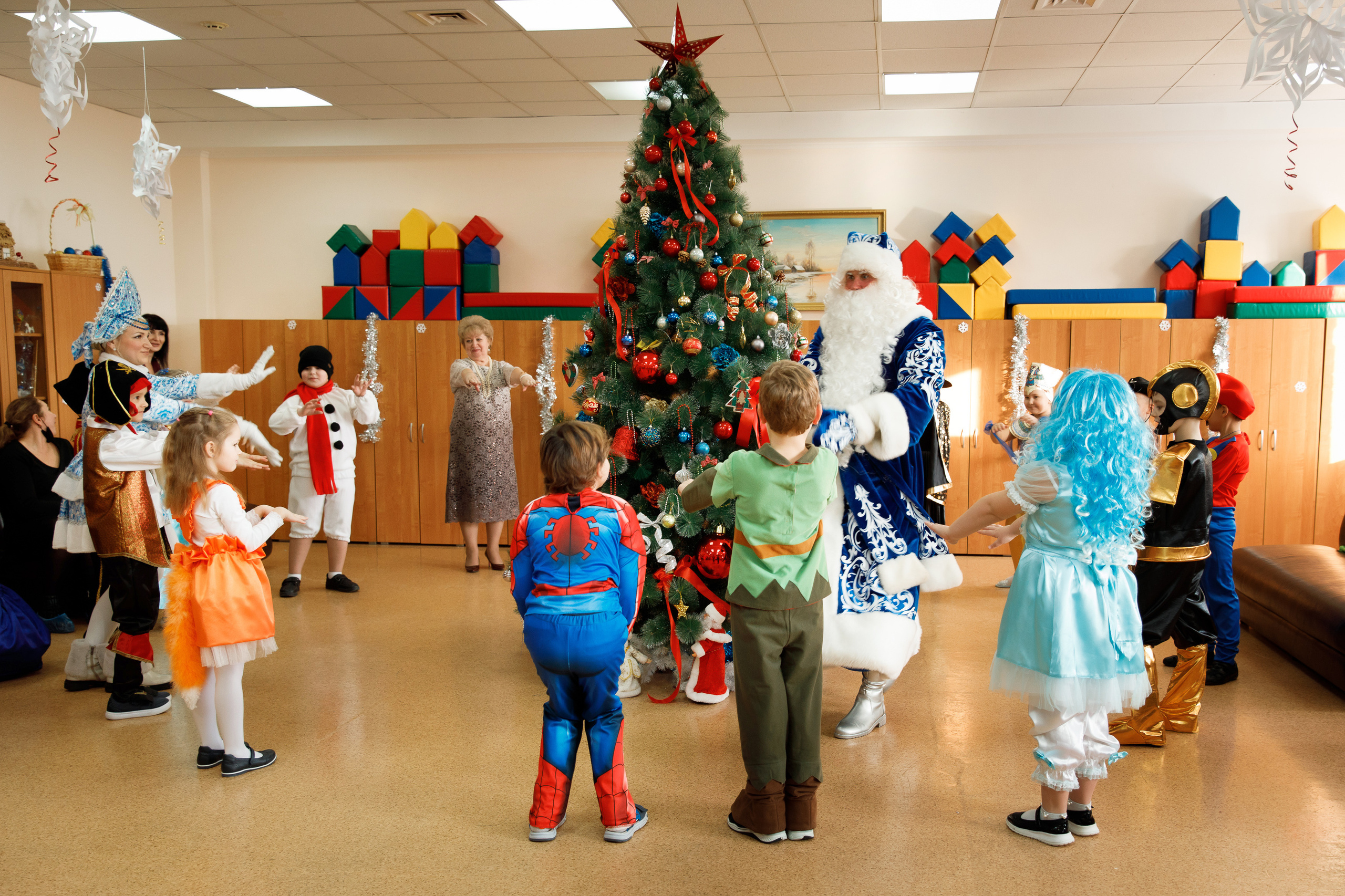 Школа «Кристалл» | Новогодняя программа. Свадебный, семейный и школьный фотограф в Сызрани Максим Баталов