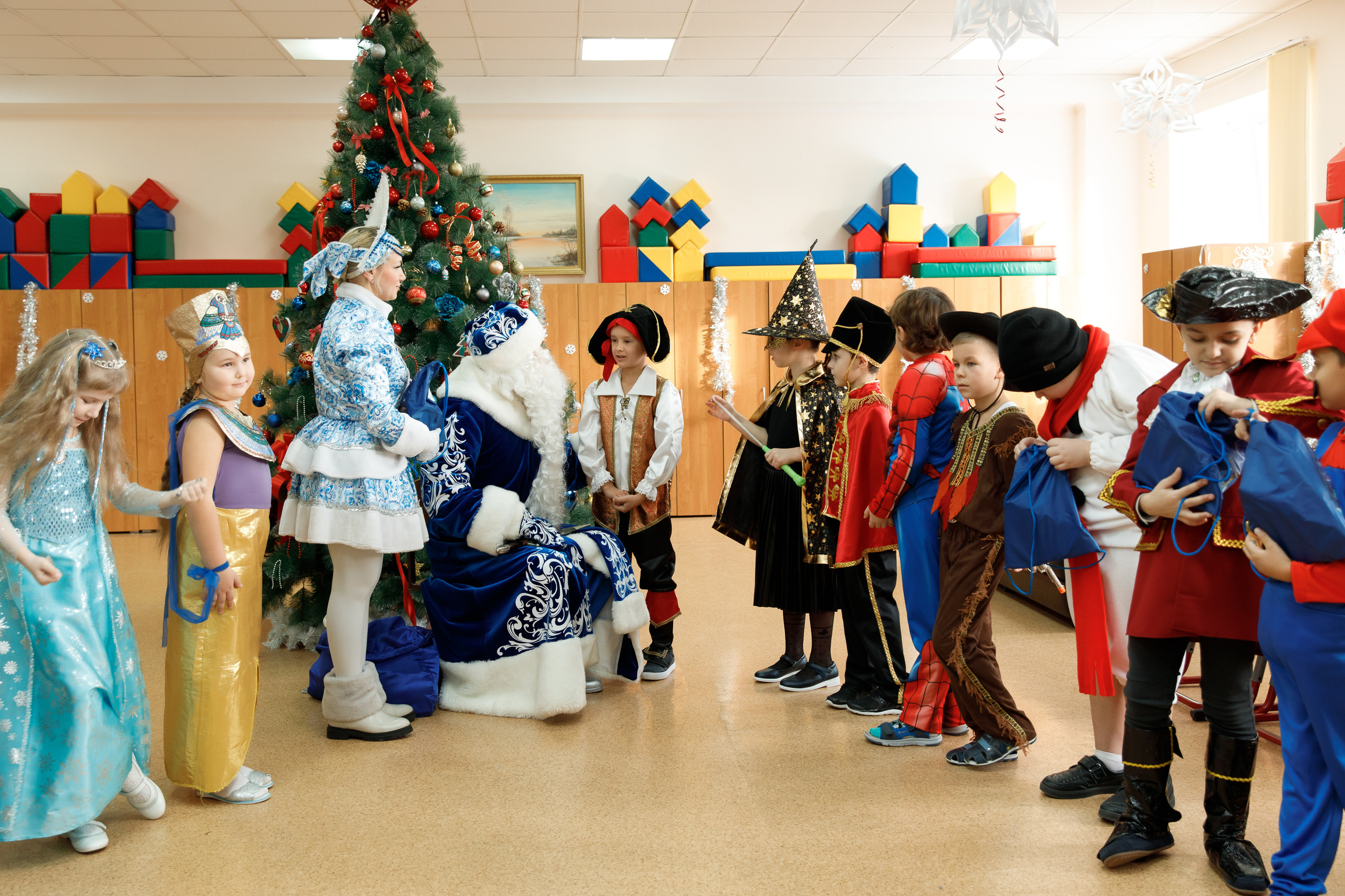 Школа «Кристалл» | Новогодняя программа. Свадебный, семейный и школьный фотограф в Сызрани Максим Баталов