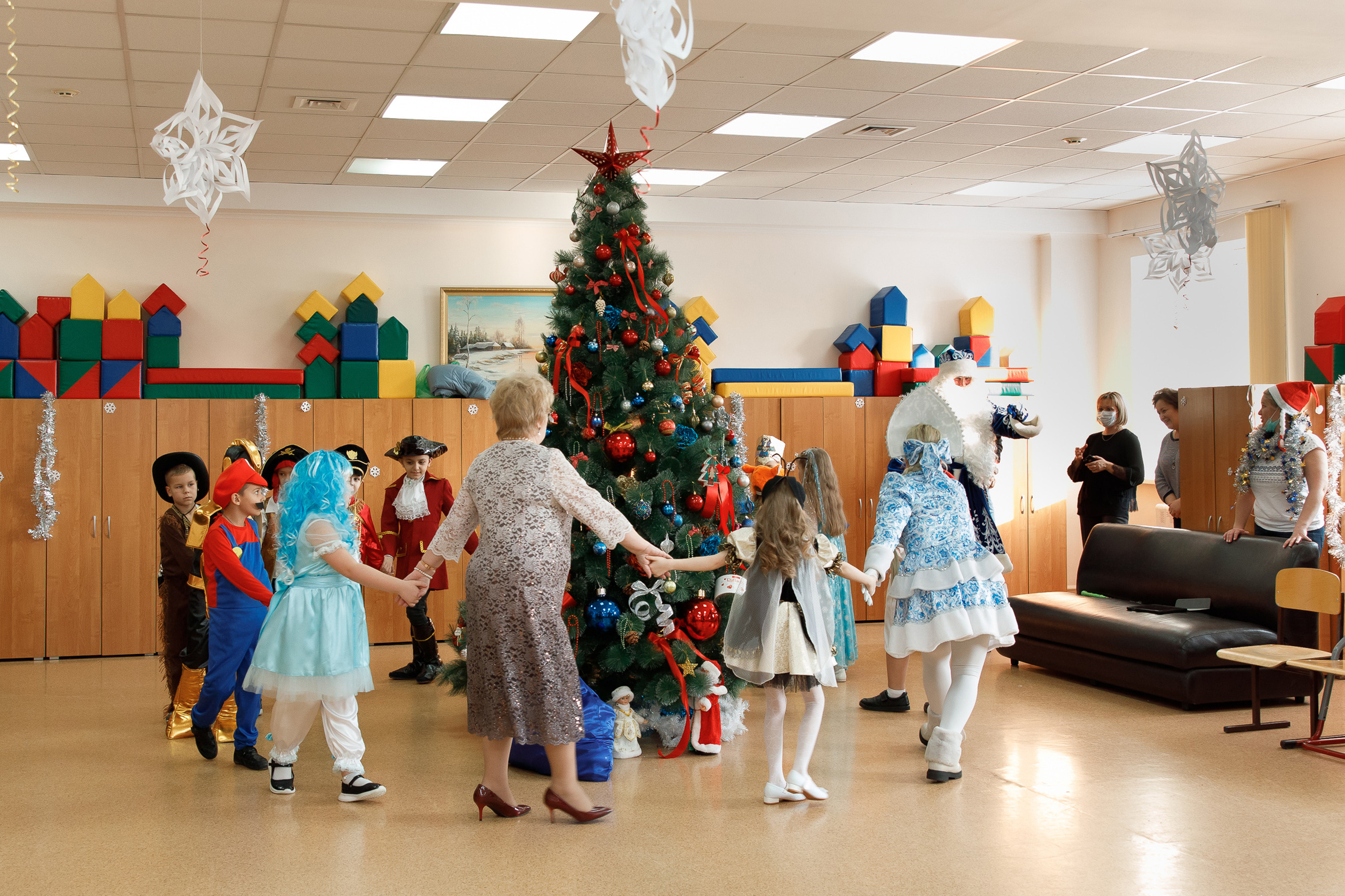 Школа «Кристалл» | Новогодняя программа. Свадебный, семейный и школьный фотограф в Сызрани Максим Баталов