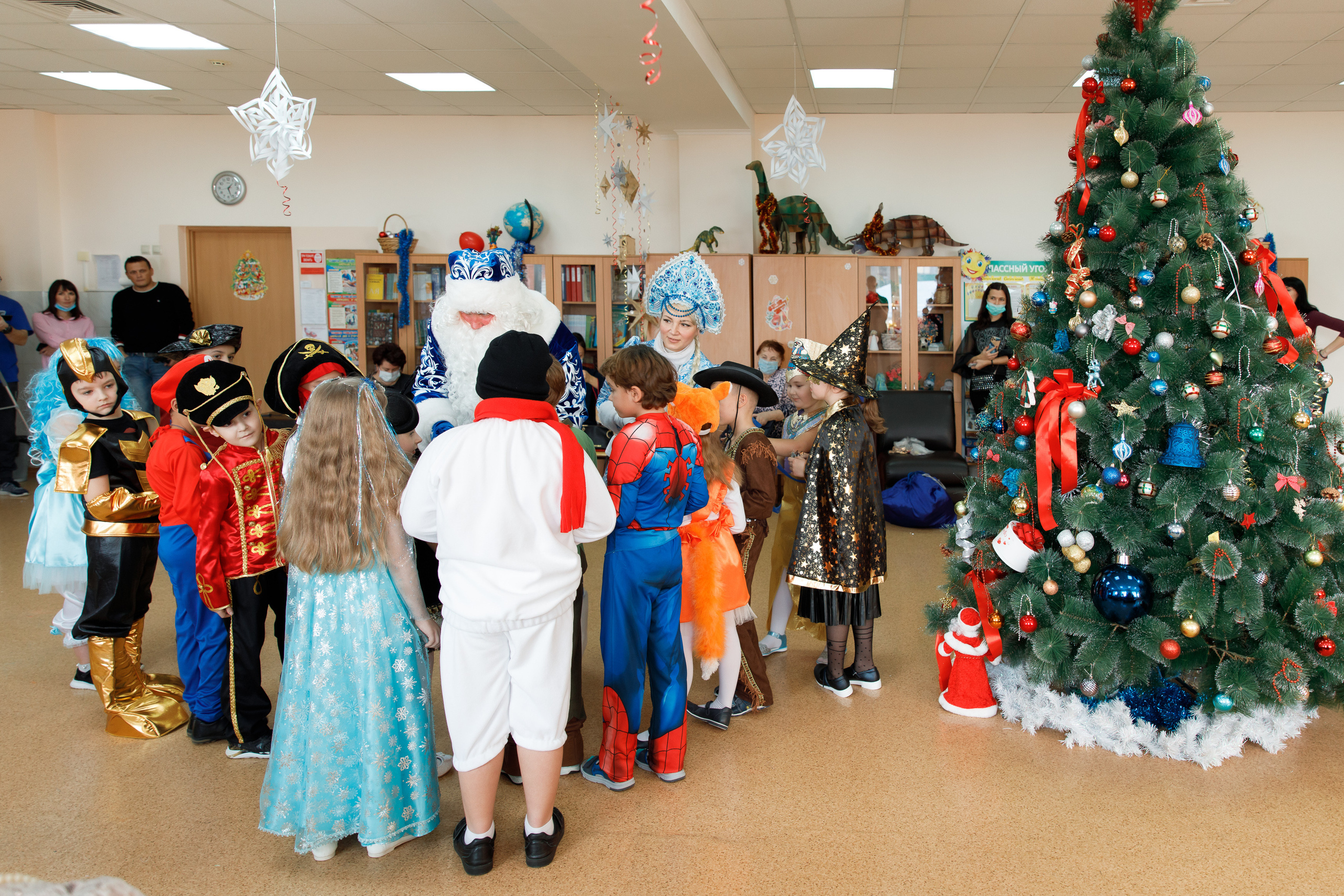 Школа «Кристалл» | Новогодняя программа. Свадебный, семейный и школьный фотограф в Сызрани Максим Баталов