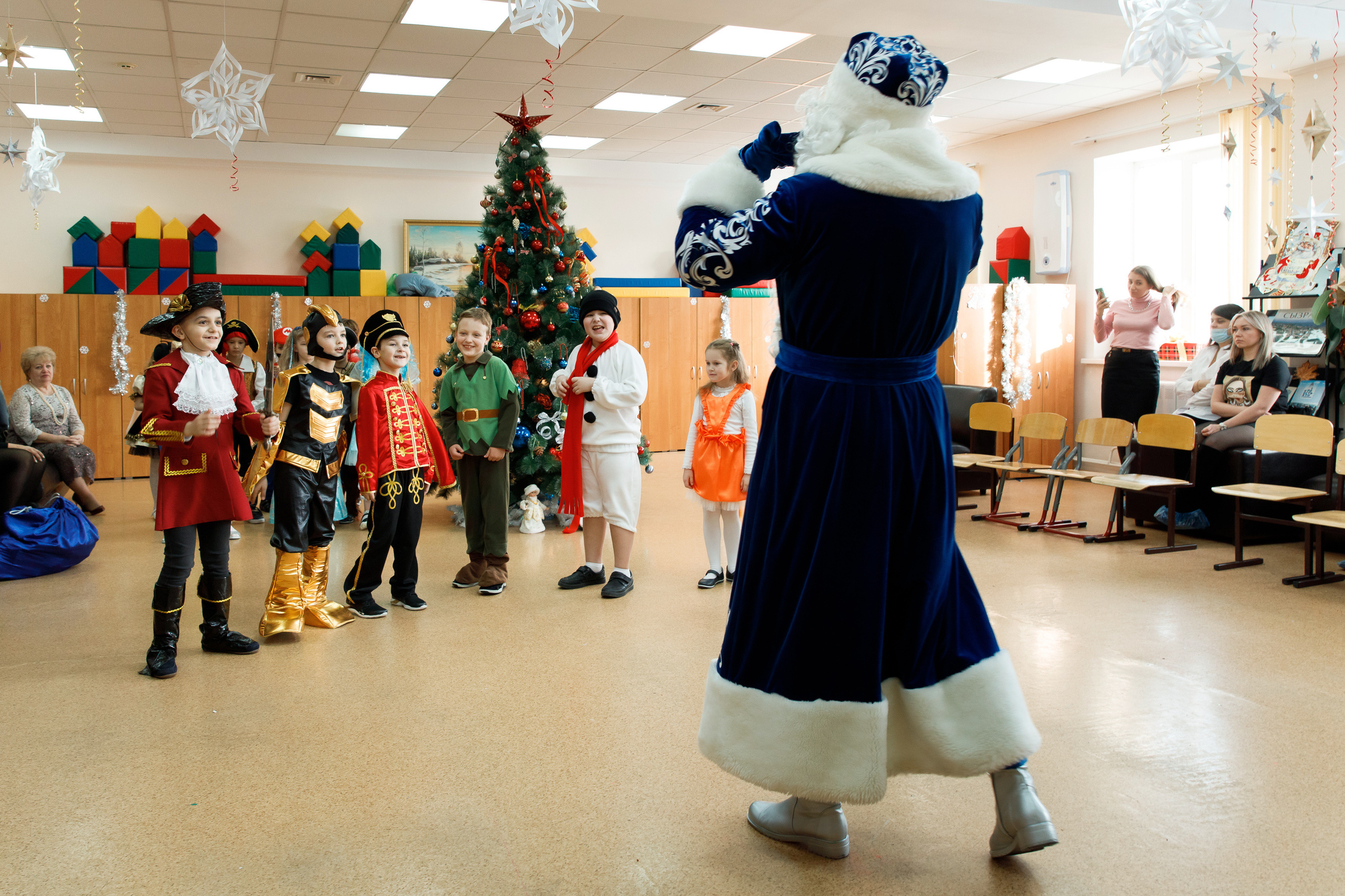 Школа «Кристалл» | Новогодняя программа. Свадебный, семейный и школьный фотограф в Сызрани Максим Баталов