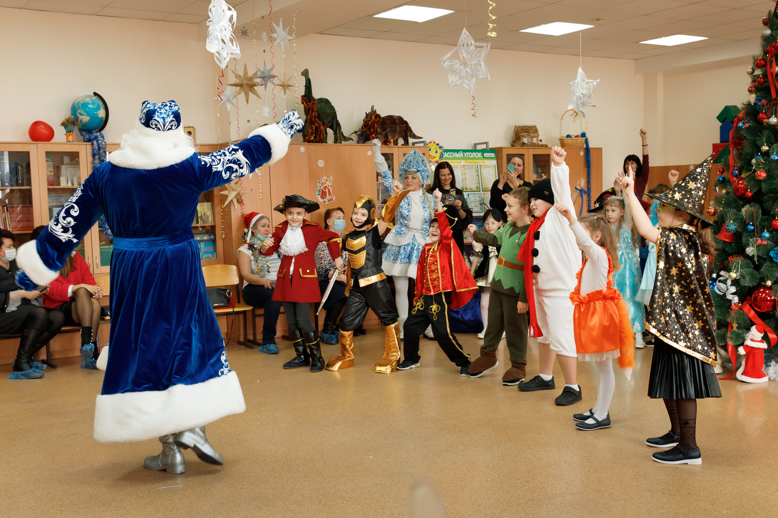 Школа «Кристалл» | Новогодняя программа. Свадебный, семейный и школьный фотограф в Сызрани Максим Баталов