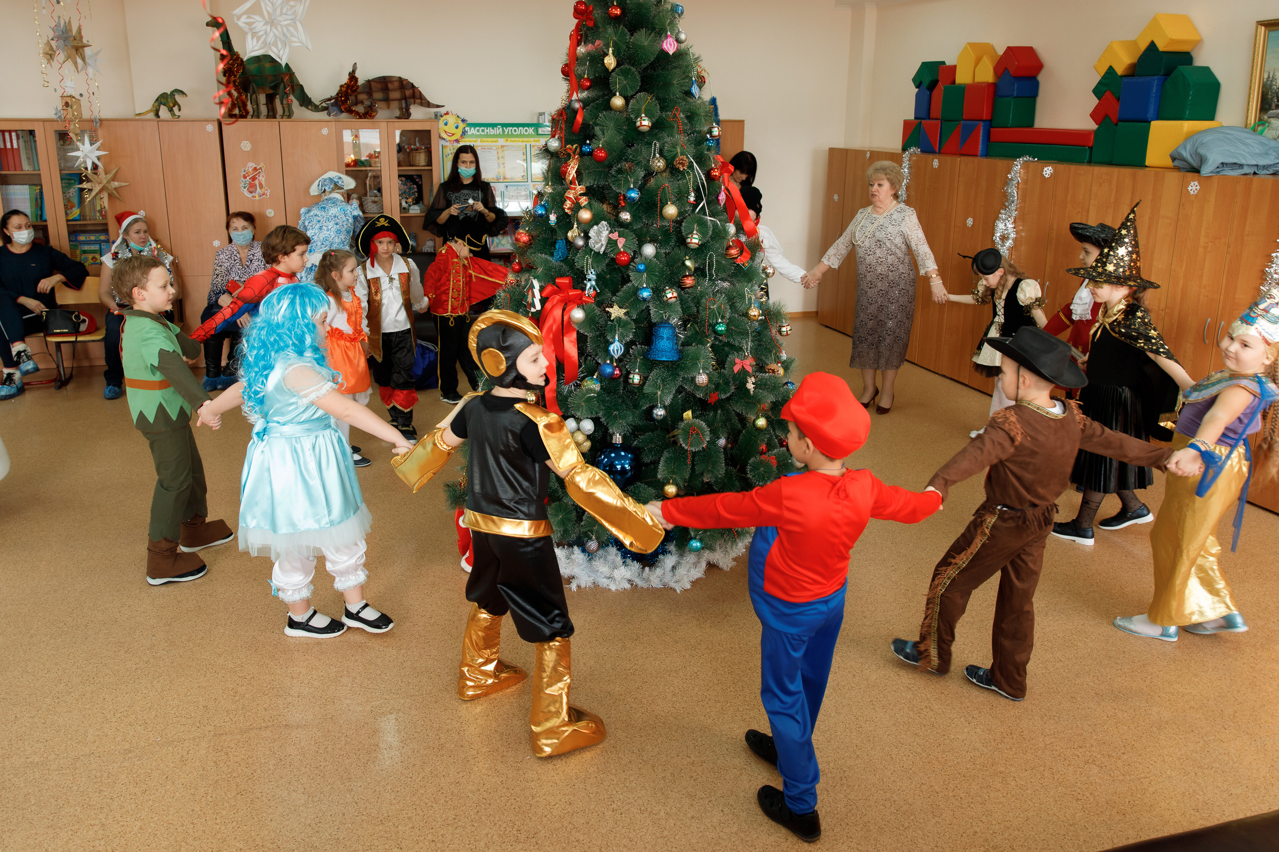 Школа «Кристалл» | Новогодняя программа. Свадебный, семейный и школьный фотограф в Сызрани Максим Баталов