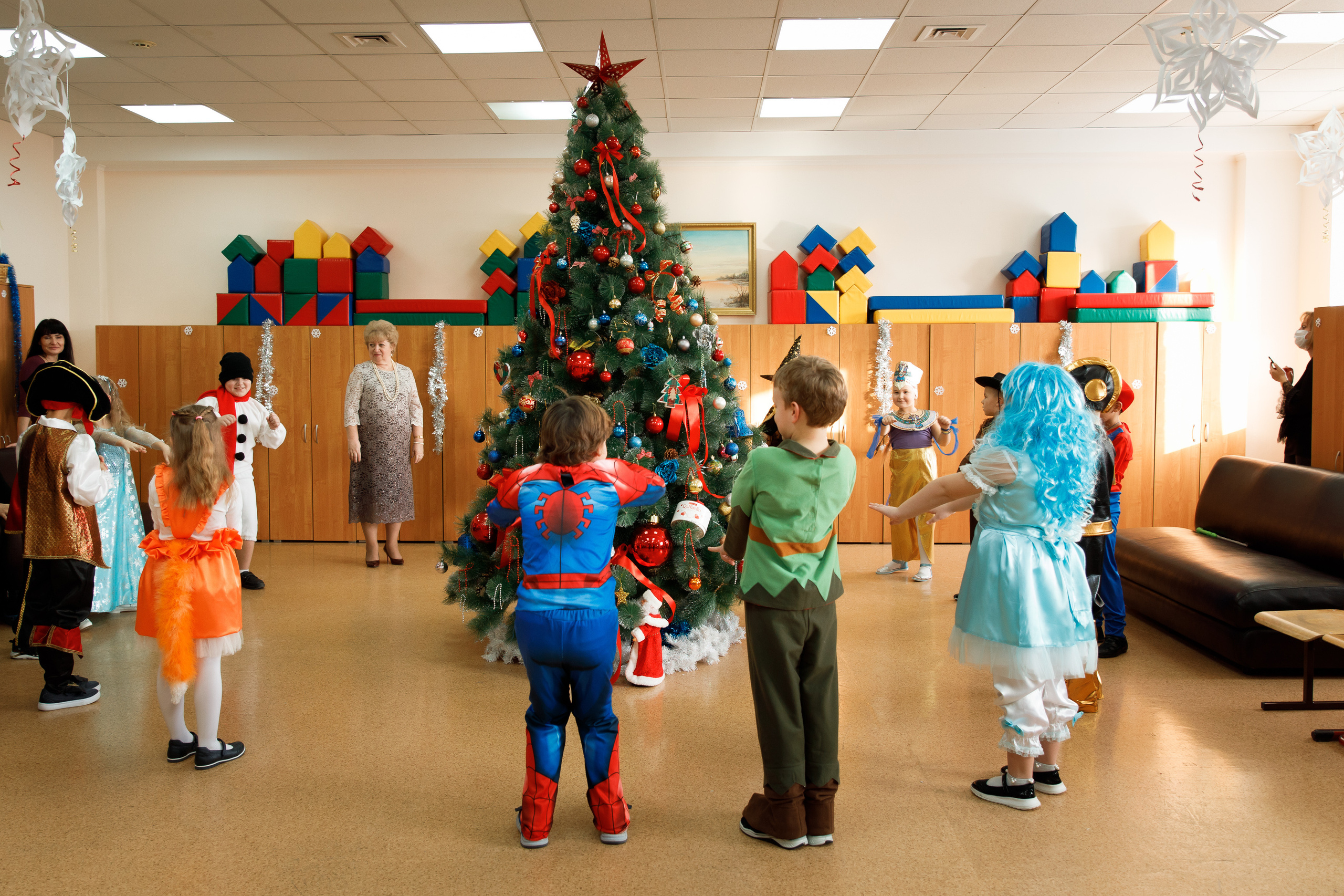 Школа «Кристалл» | Новогодняя программа. Свадебный, семейный и школьный фотограф в Сызрани Максим Баталов
