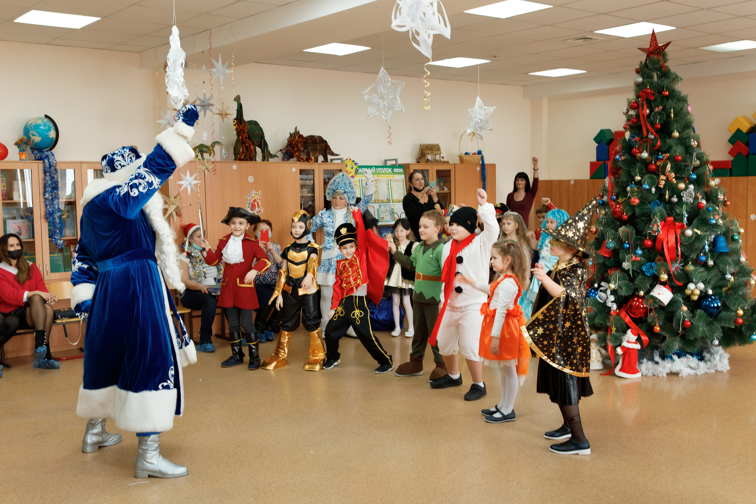 Школа «Кристалл» | Новогодняя программа. Свадебный, семейный и школьный фотограф в Сызрани Максим Баталов