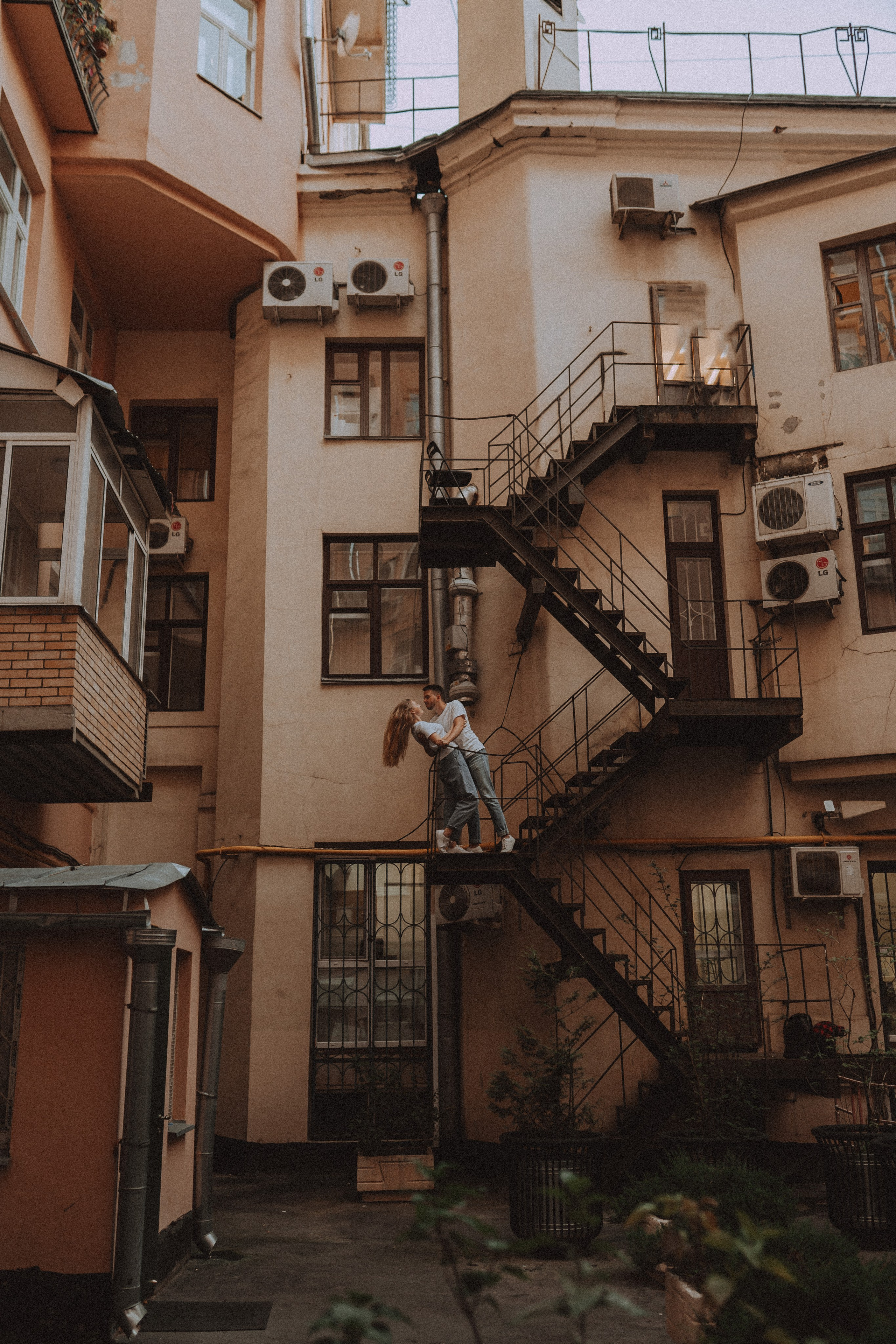 Двое в центре города. Семейный и свадебный фотограф в Москве Оксана Гапеева