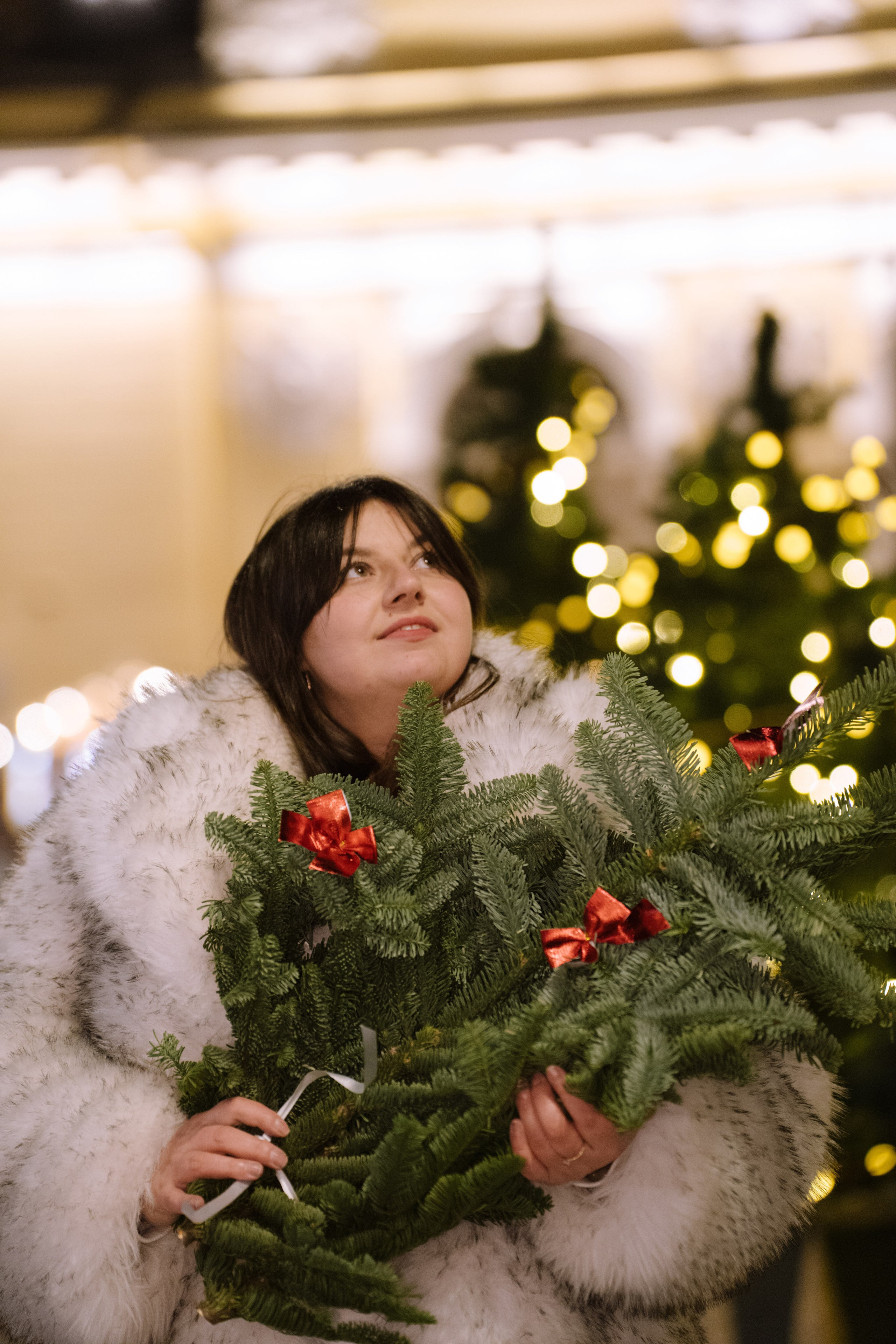 ПРОГУЛКА НА МАНЕЖНОЙ ПЛОЩАДИ ДЛЯ ДЕВУШКИ ПЕРЕД НОВЫМ ГОДОМ (НОВОГОДНЯЯ ФОТОСЕССИИЯ НА МАНЕЖНОЙ ПЛОЩАДИ). Профессиональный фотограф, Санкт-Петербург — Виктория Богомолова