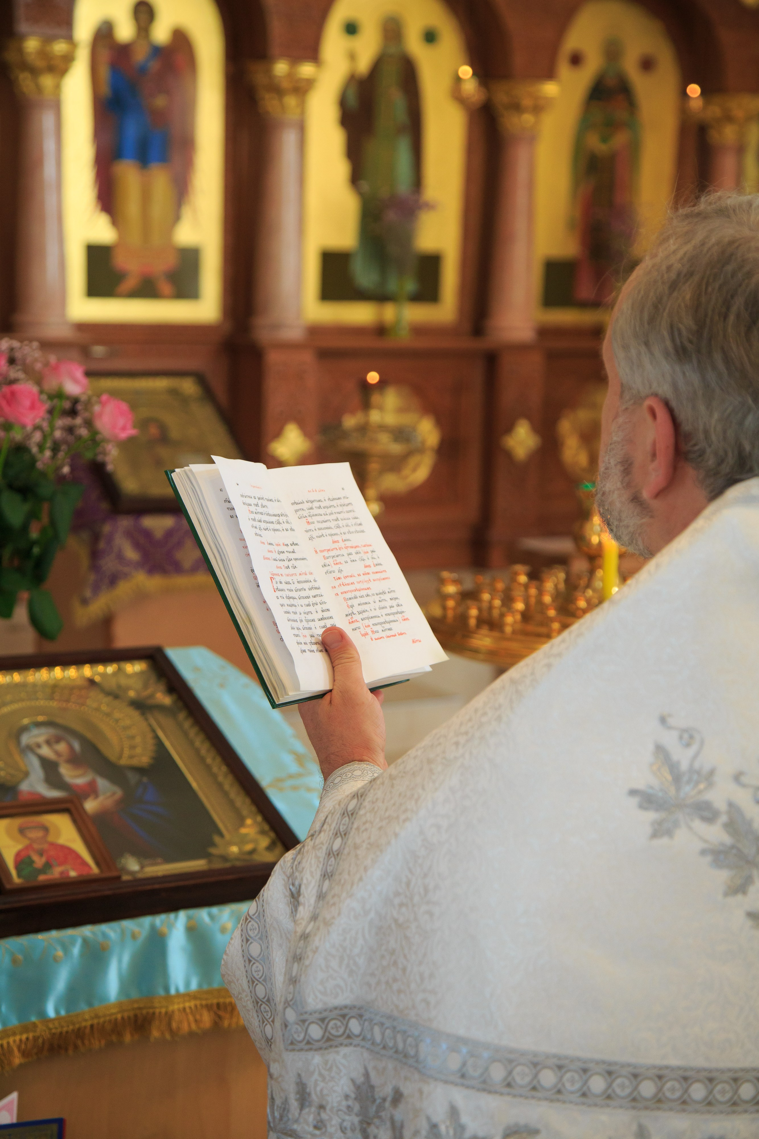 Фотосъёмка таинства крещения и крестин в городах Я фотограф снимающий венчания в городах Минеральные Воды, Пятигорск, Кисловодск, Ессентуки,. Репортажный и свадебный фотограф Пятигорск и КМВ