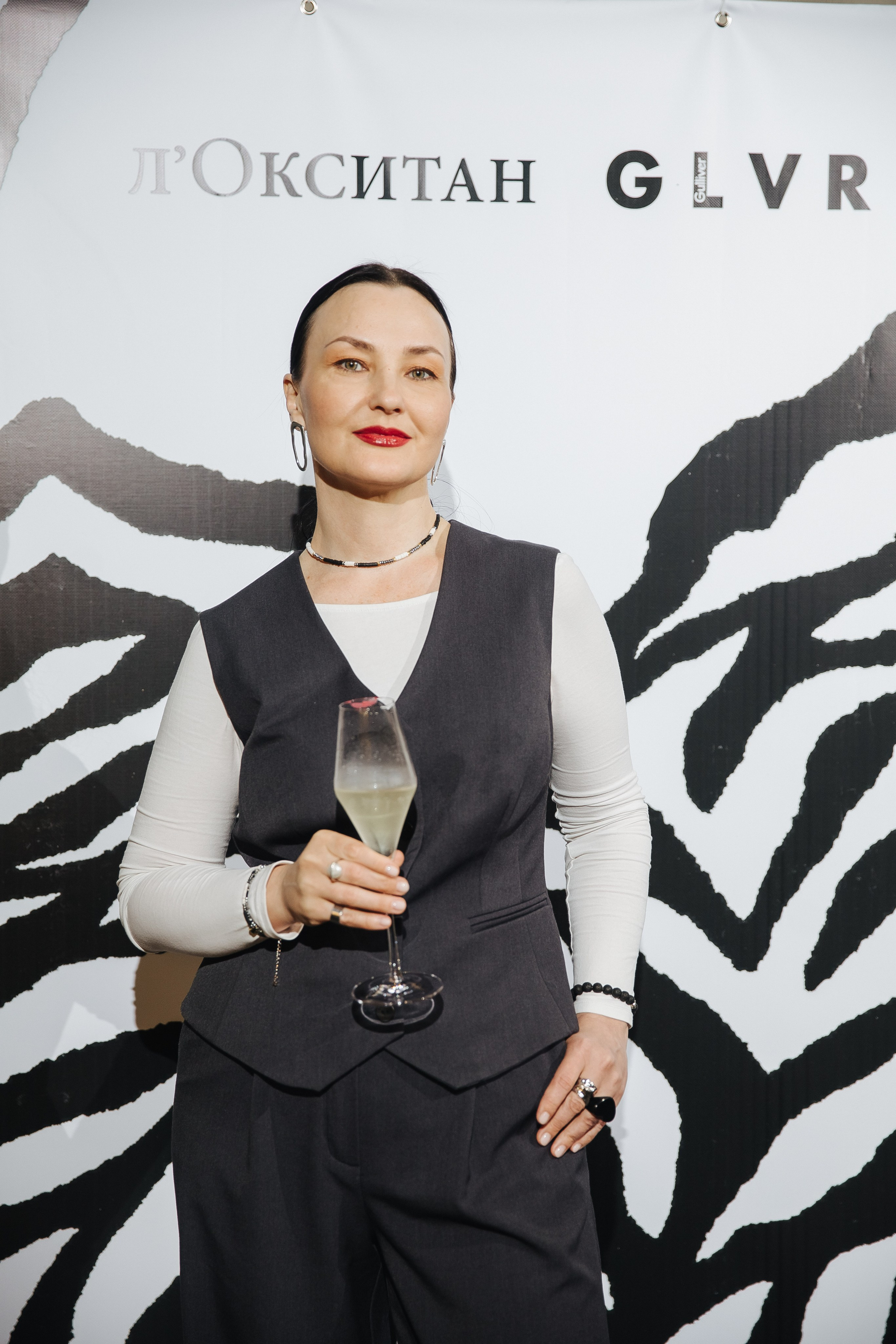 Презентация открытия магазина женской одежды GLVR в ресторане Fresco. Фотограф в Красноярске Надежда Воскресенская