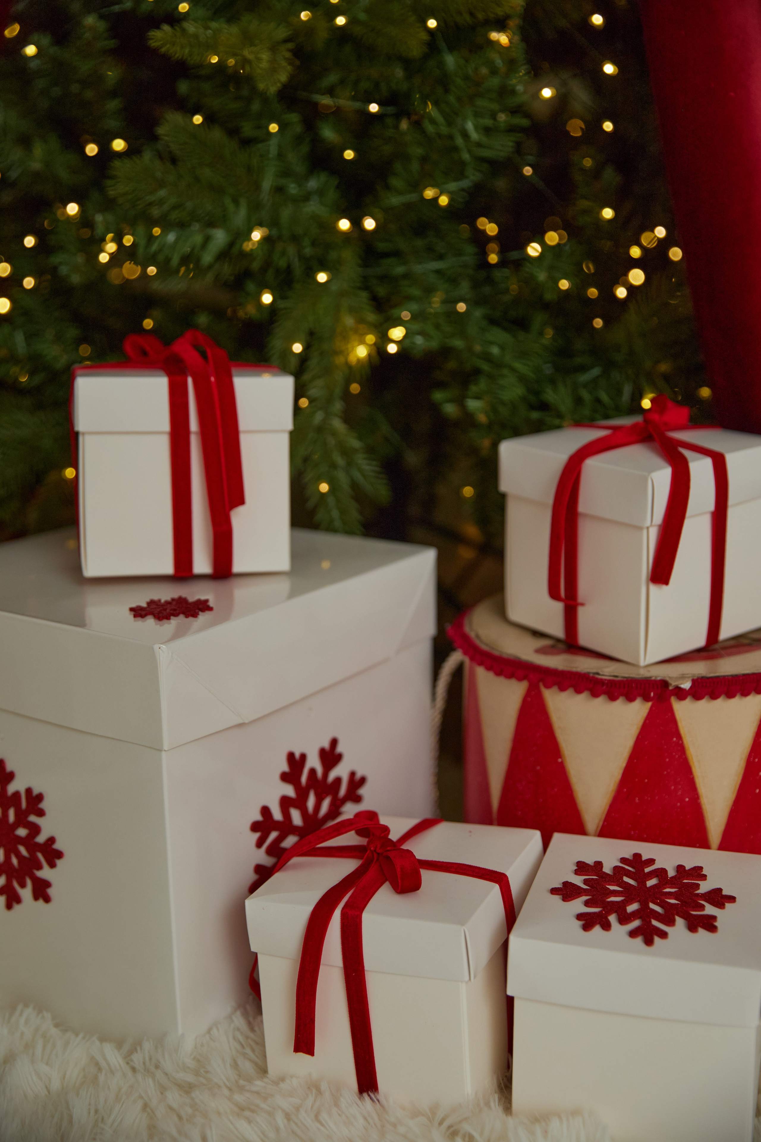 Новогодние локации (до 12 января 2026). Content Studio фотостудия