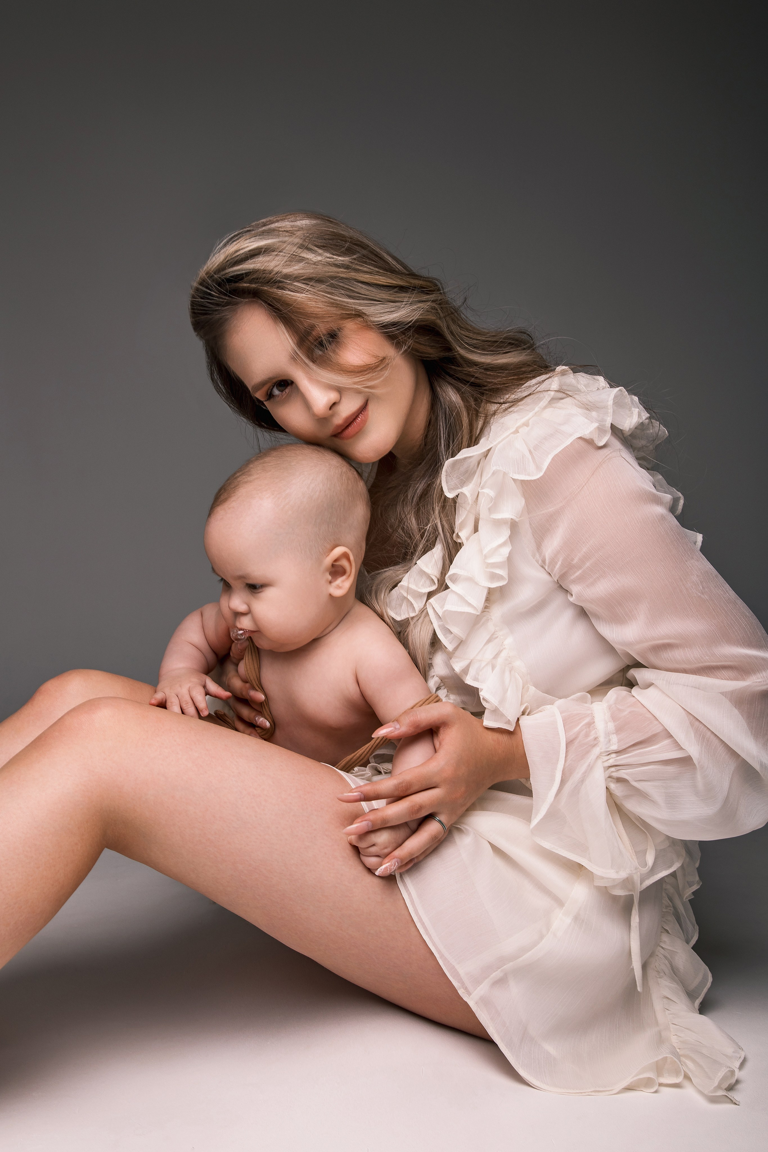 Мама и малыш. Фотограф Беременности и Новорождённых в Кемерово