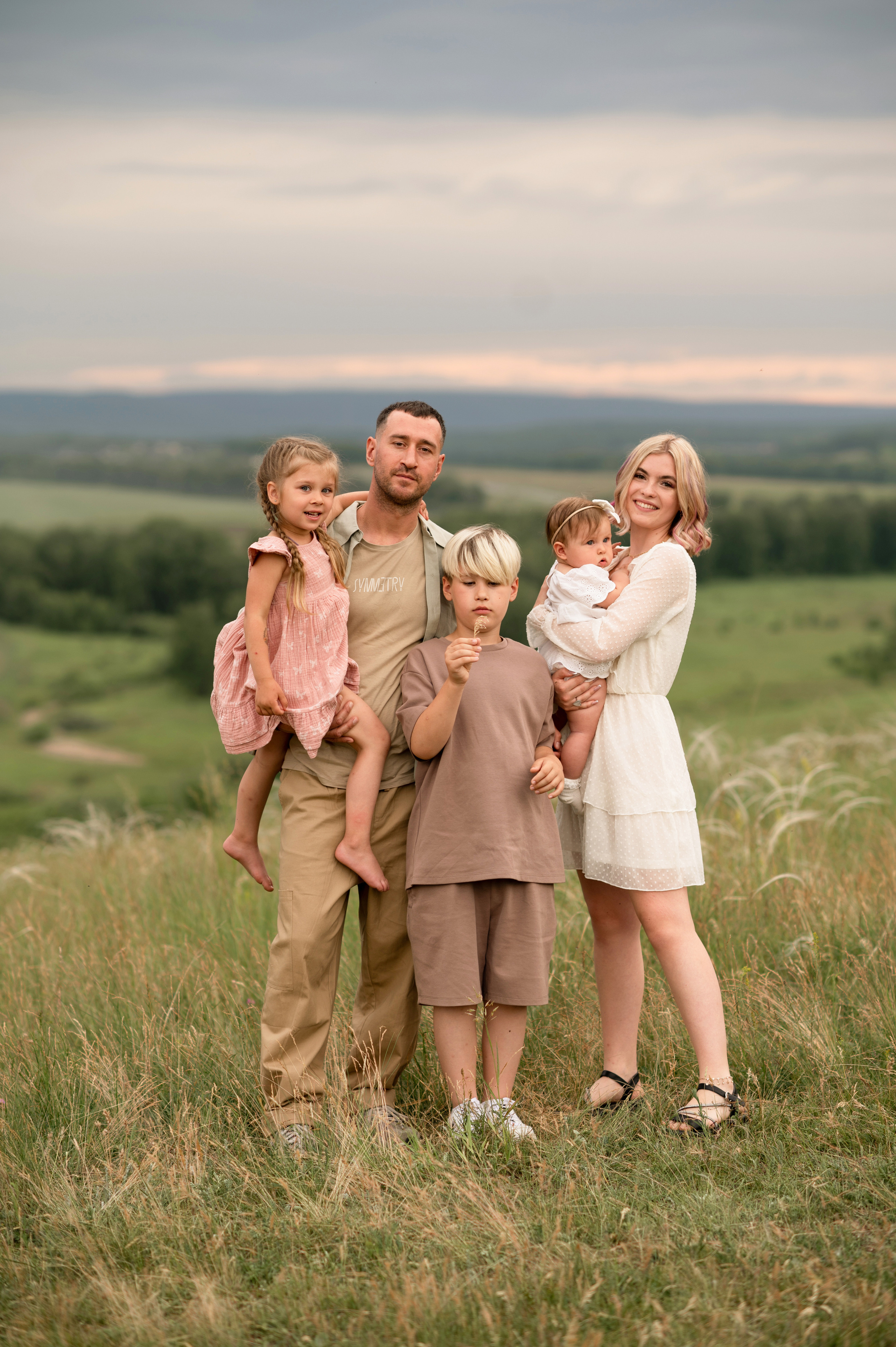 На холмах. Семейный фотограф в Красноярске Надежда Кошелева