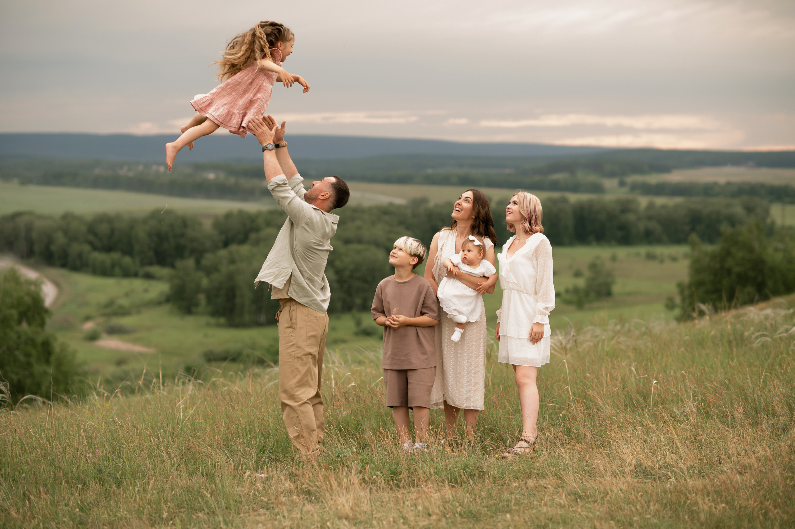 На холмах. Семейный фотограф в Красноярске Надежда Кошелева