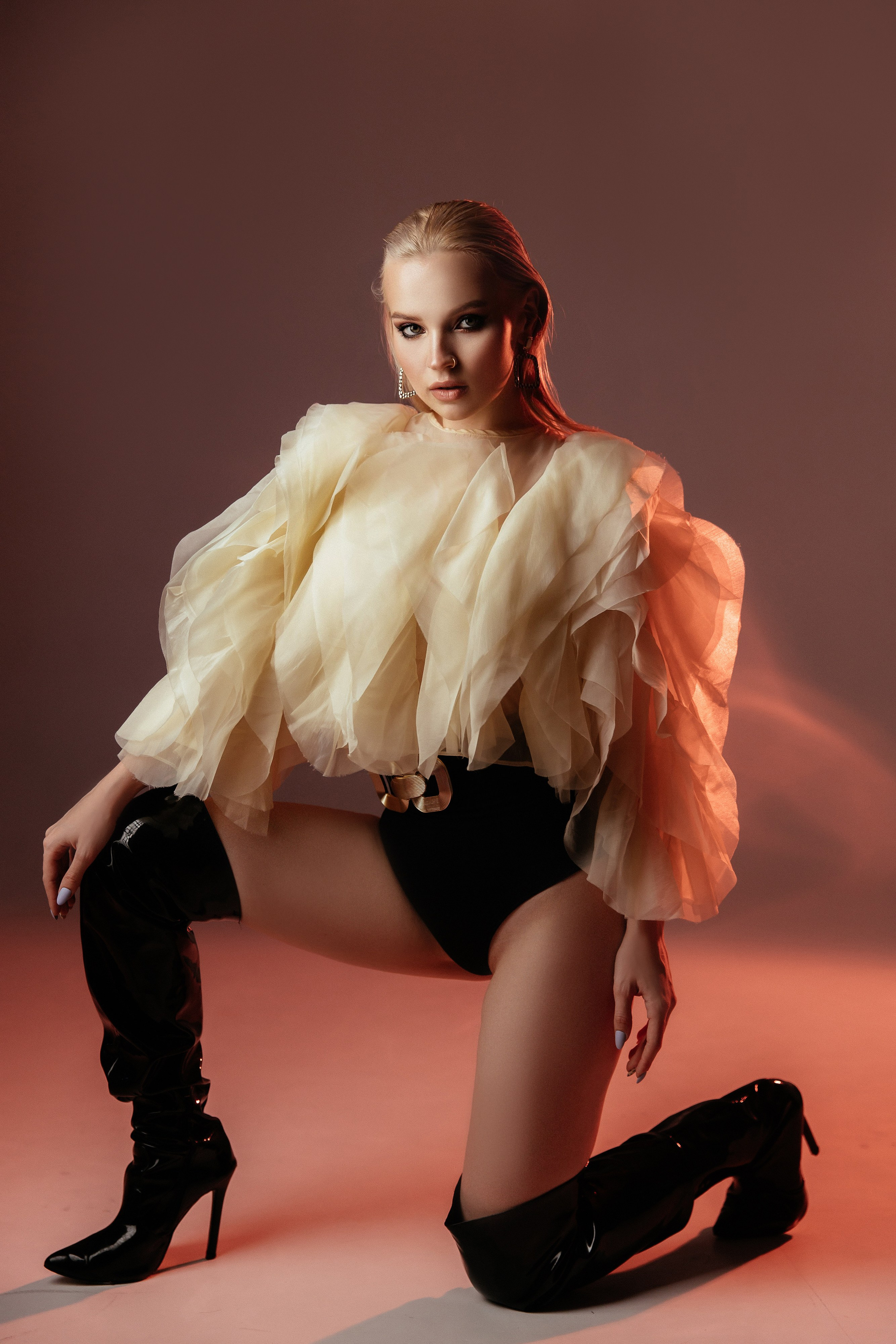 Алена — фотостудия. Камилла — свадебный и женский фотограф в Саратове