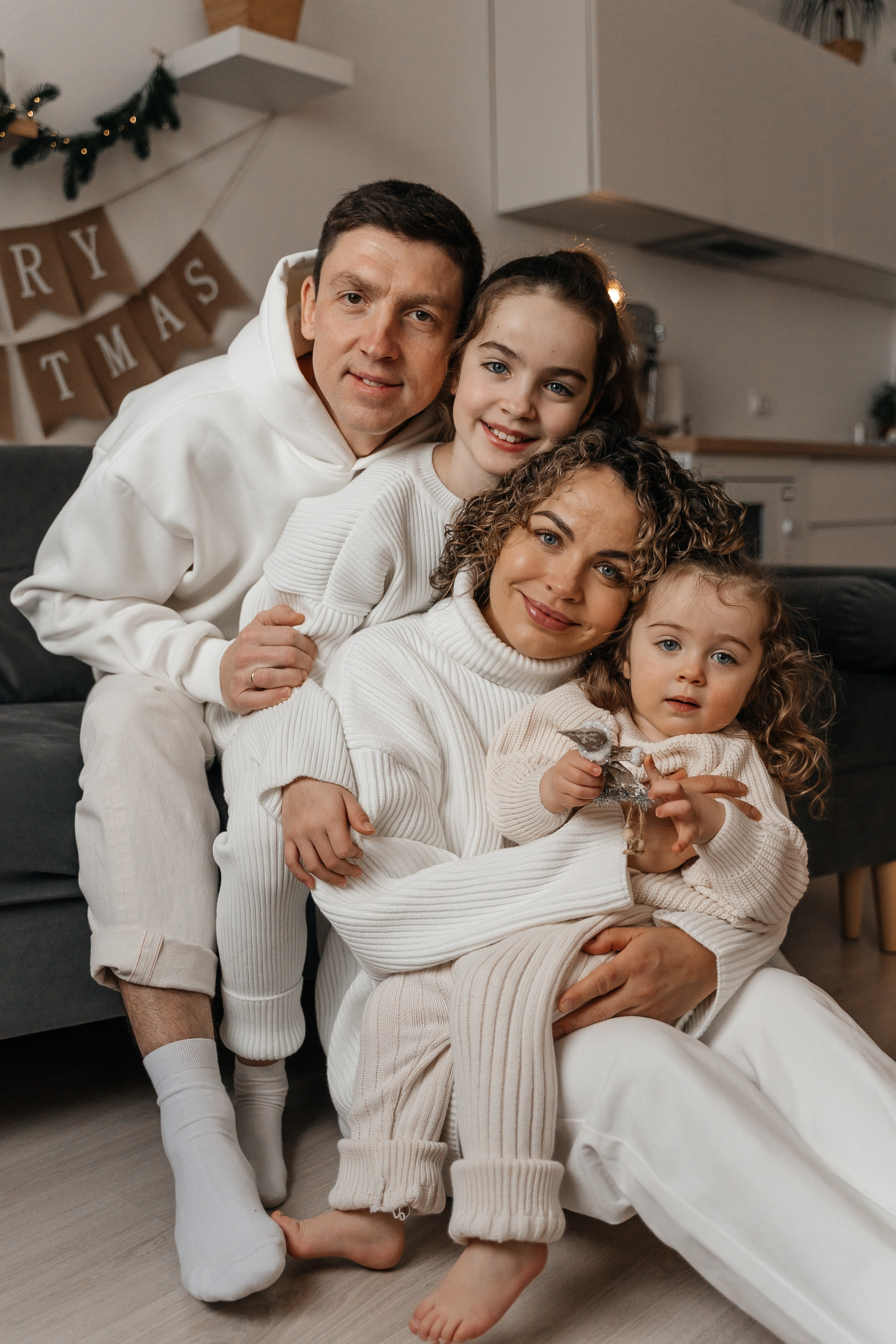 Максим, Катя, Лена и Ева. Волик Мария