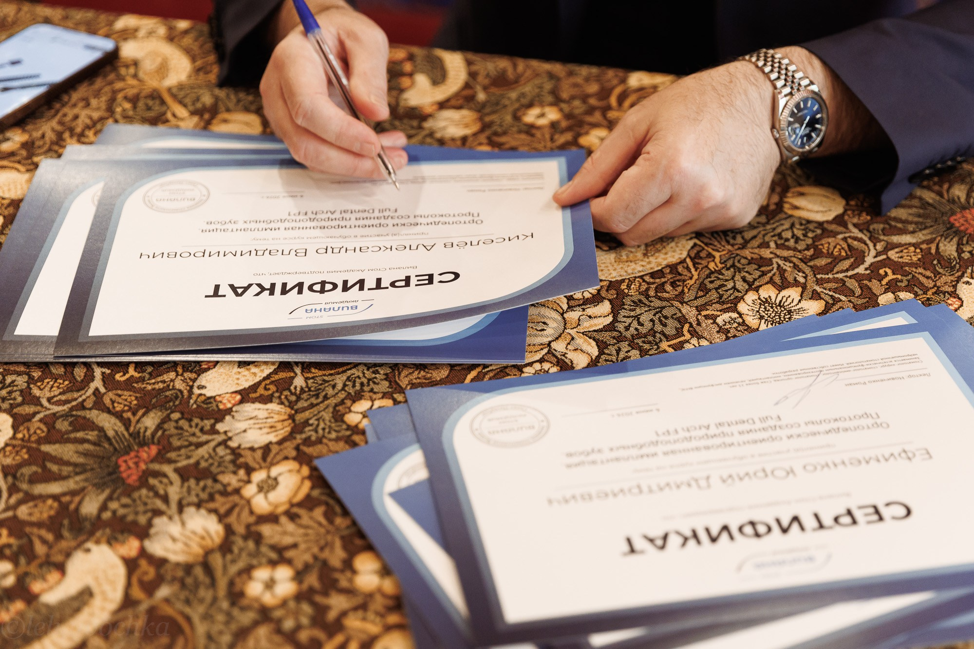 Теоретическая программа курса стоматолога Романа Новиченко в Гранд Отеле Эмеральд. Счастливый фотограф Елена Лелявочка Санкт-Петербург