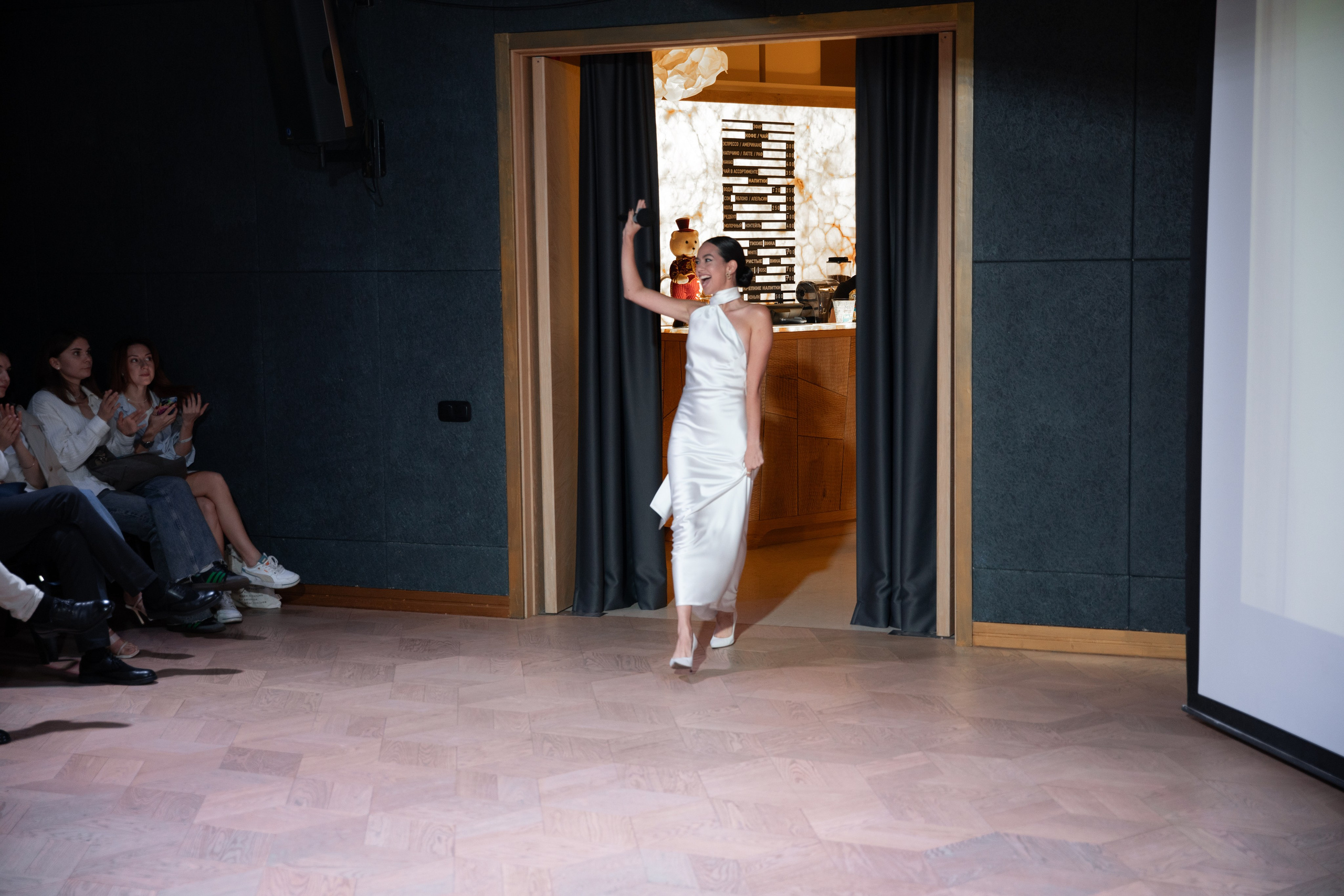 Полина Маришова | Оффлайн Тренинг по речи и голосу. Фотограф брендов и бизнеса в Москве Алексей Сентюрин