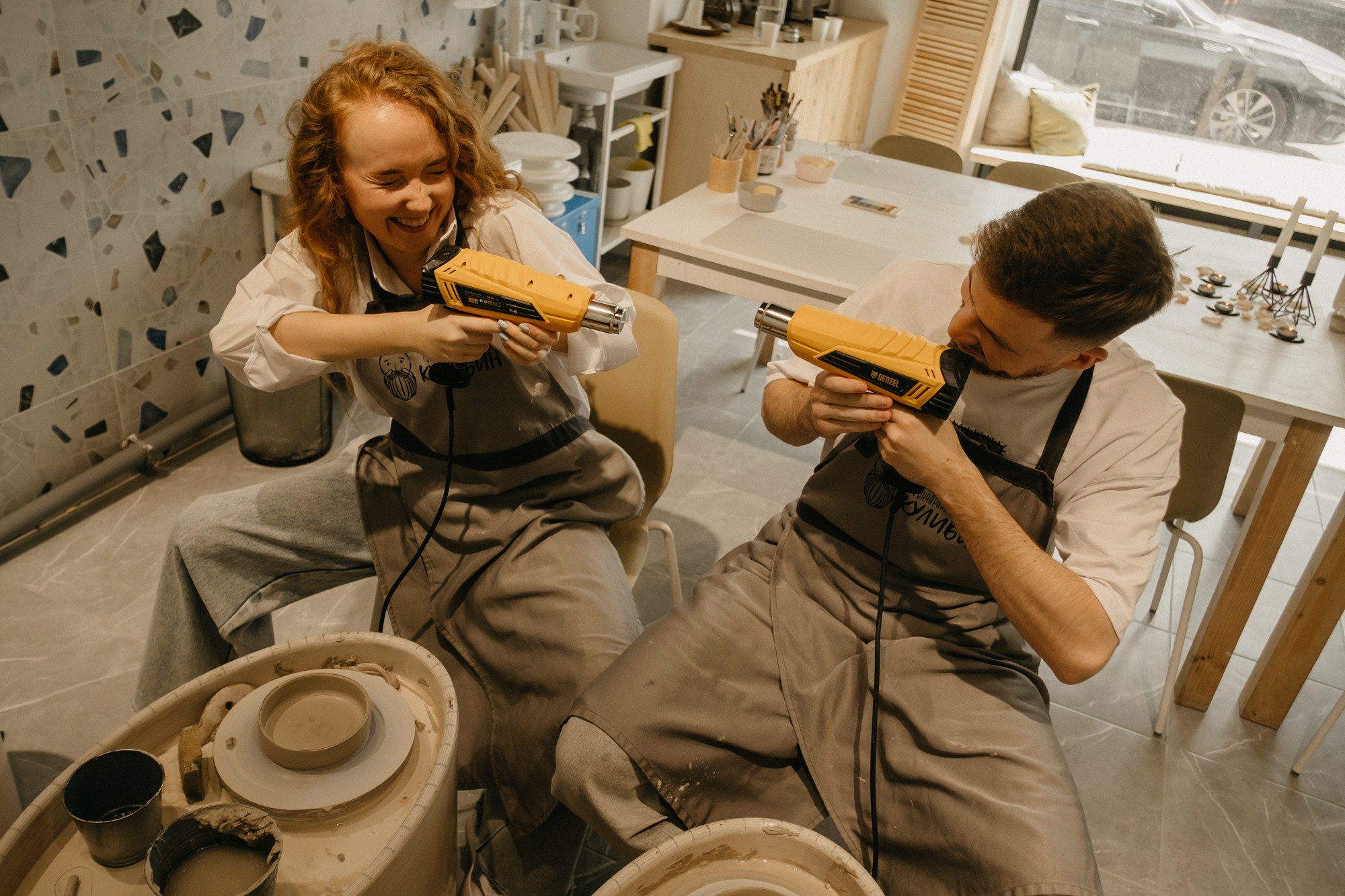 В гончарной мастерской. Свадебный фотограф Александра Тюлякова