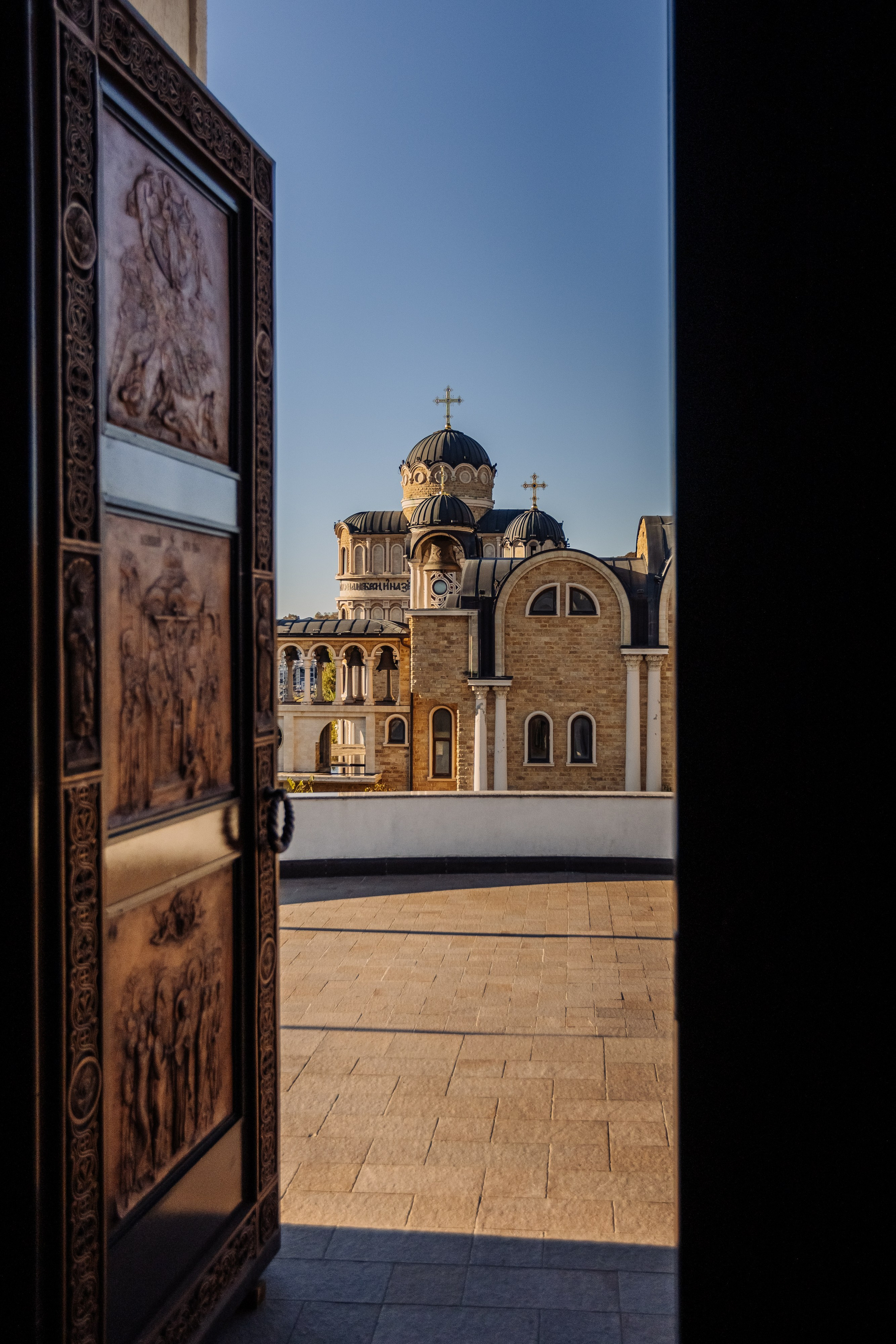 Храм Христа спасителя в Сочи. Семейный фотограф на крещение и венчание