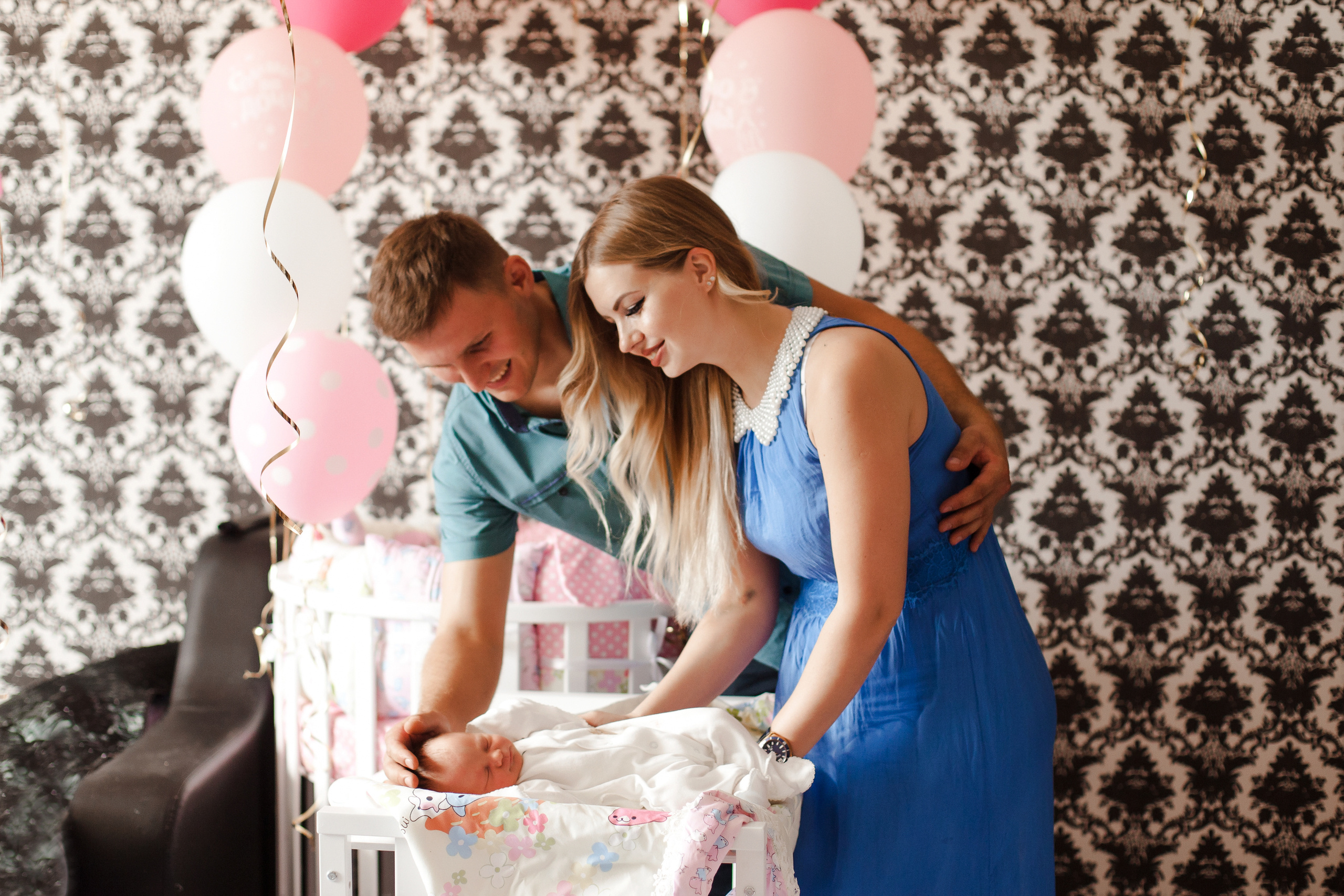 Фотосессия выписки из роддома. Фотограф новорожденных в Брянске Анжелика Прохоренкова