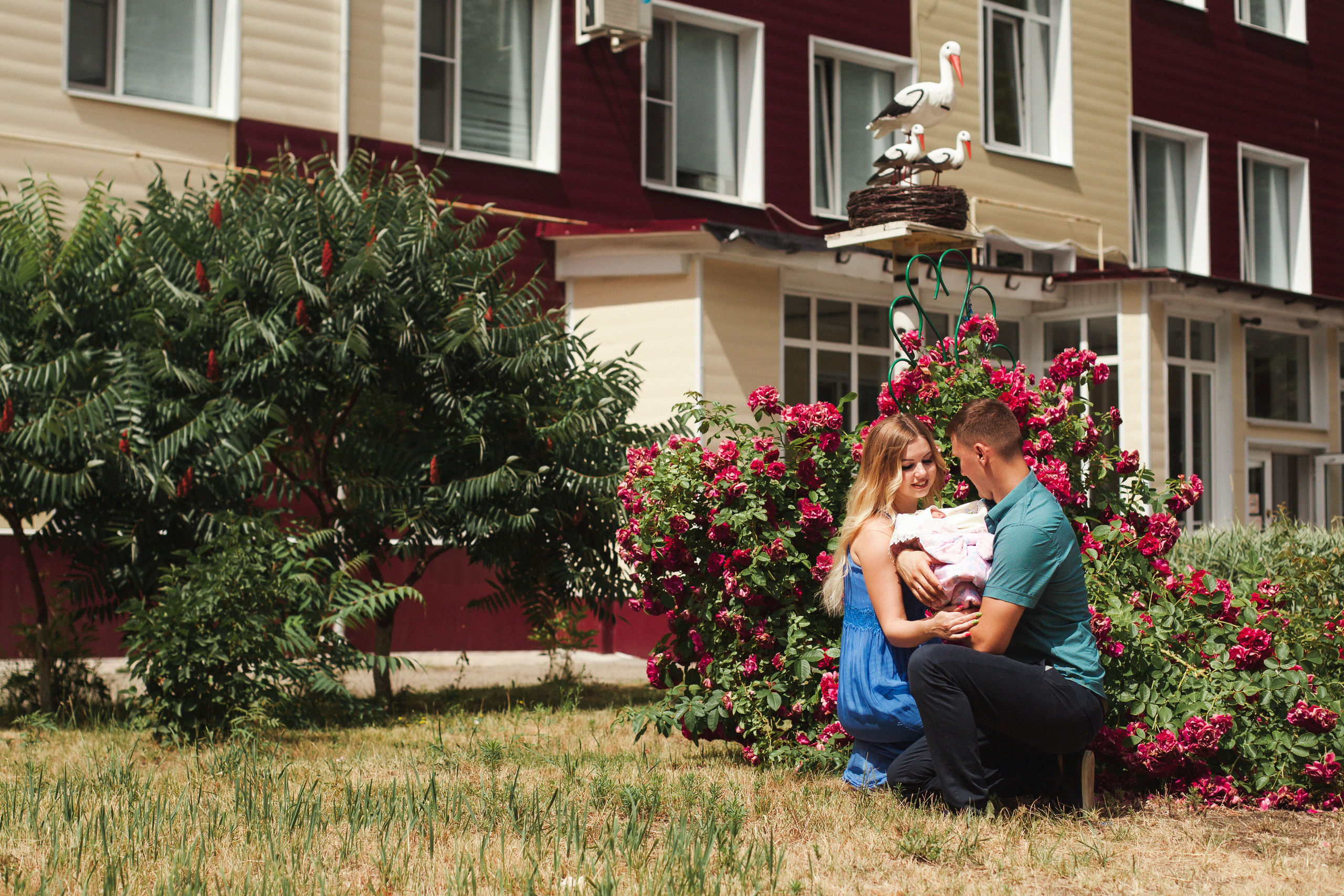 Фотосессия выписки из роддома. Фотограф новорожденных в Брянске Анжелика Прохоренкова