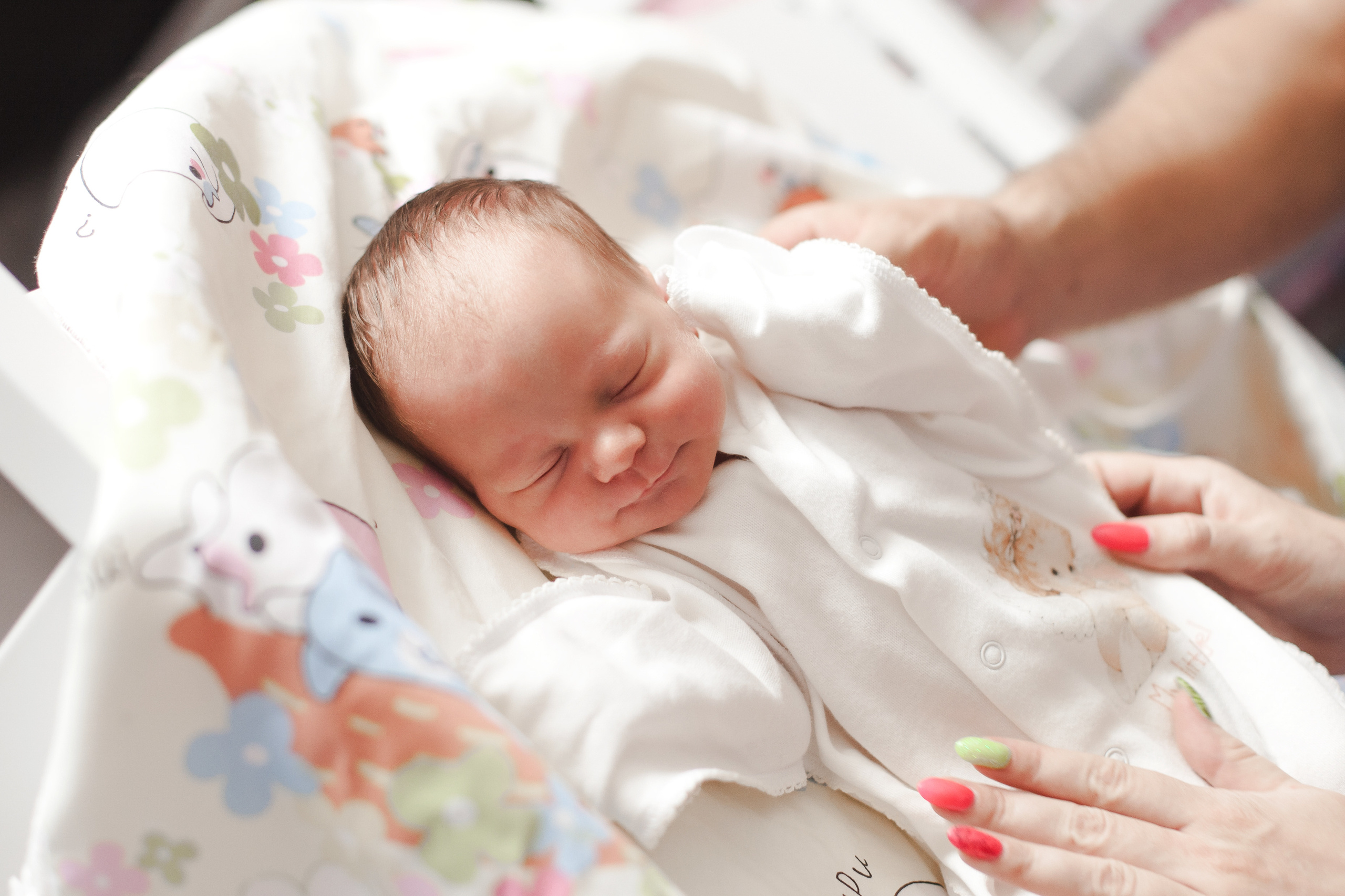 Фотосессия выписки из роддома. Фотограф новорожденных в Брянске Анжелика Прохоренкова