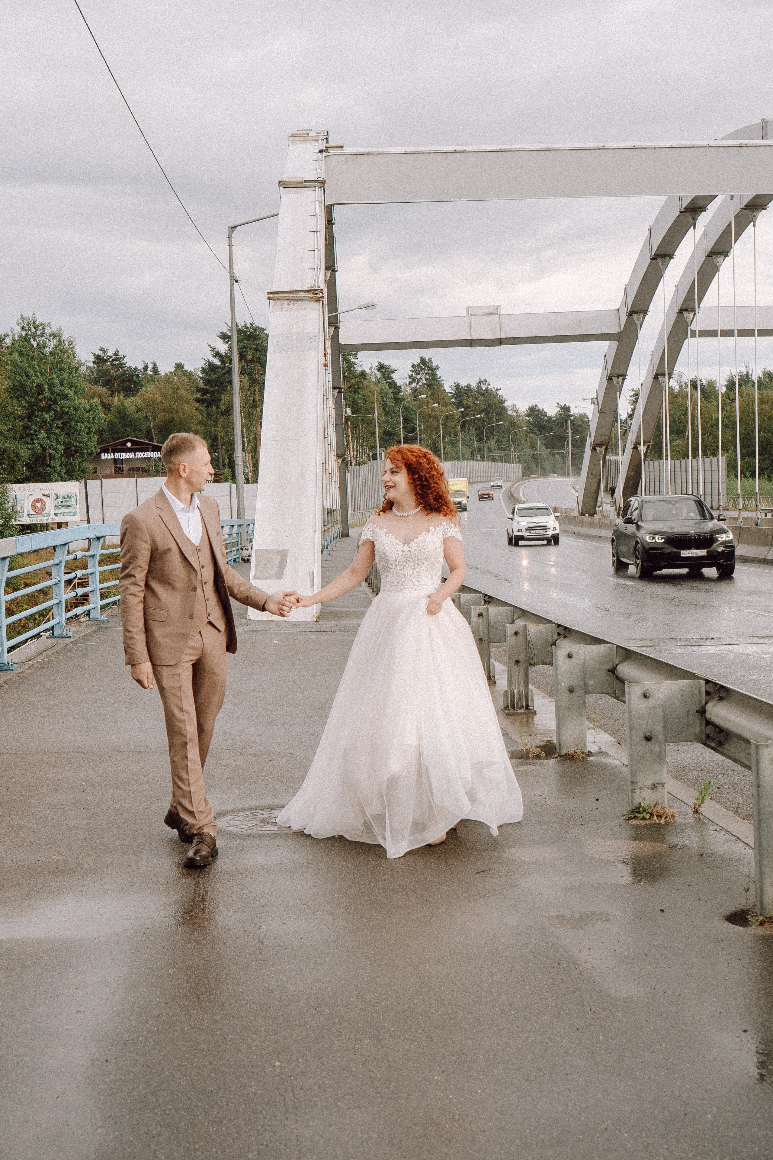 СВАДЕБНАЯ ФОТОСЕССИИЯ ПАРЫ В ГОРОДЕ ПРИОЗЕРСК В СОСНОВОМ ЛЕСУ И С ПИКАПОМ. Профессиональный фотограф, Санкт-Петербург — Виктория Богомолова