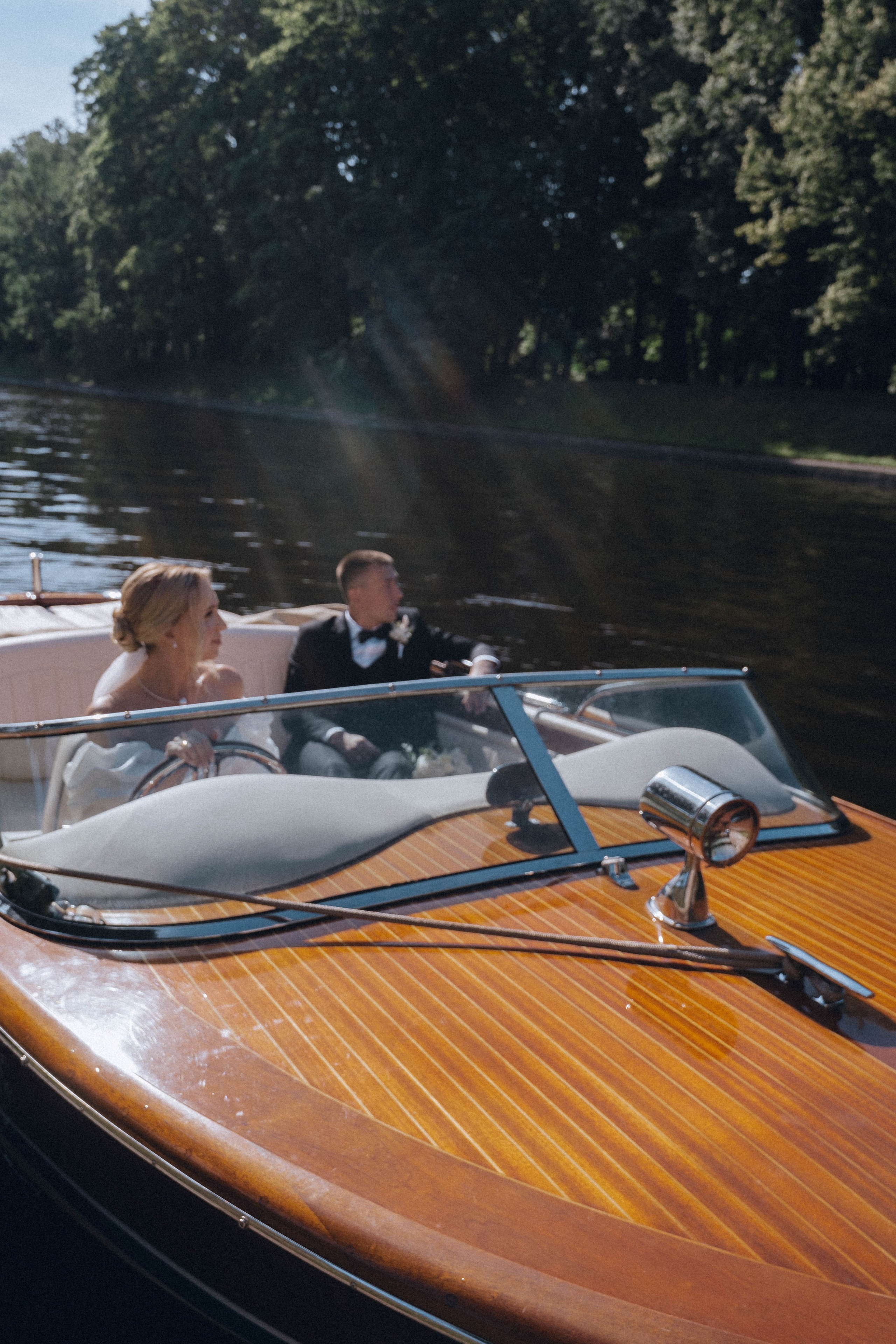 СВАДЕНБНАЯ СЬЕМКА НА КАТЕРЕ ПО КАНАЛАМ САНКТ-ПЕТЕРБУРГА И В АКВАТОРИИ НЕВЫ. Профессиональный фотограф, Санкт-Петербург — Виктория Богомолова