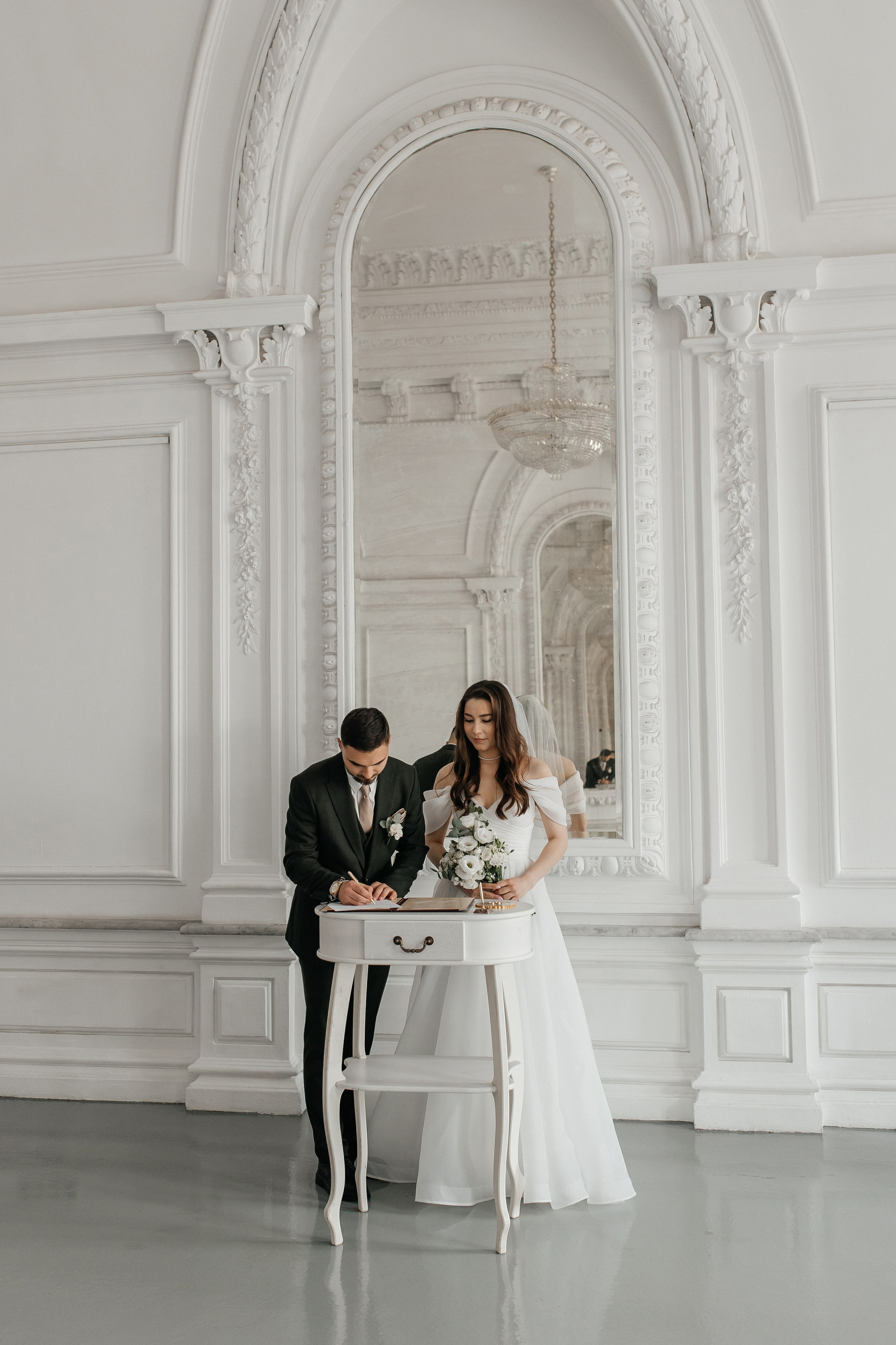 Выездная регистрация брака в Особняке Спиридонова. Свадебный фотограф в Москве Дарья Олендарёва