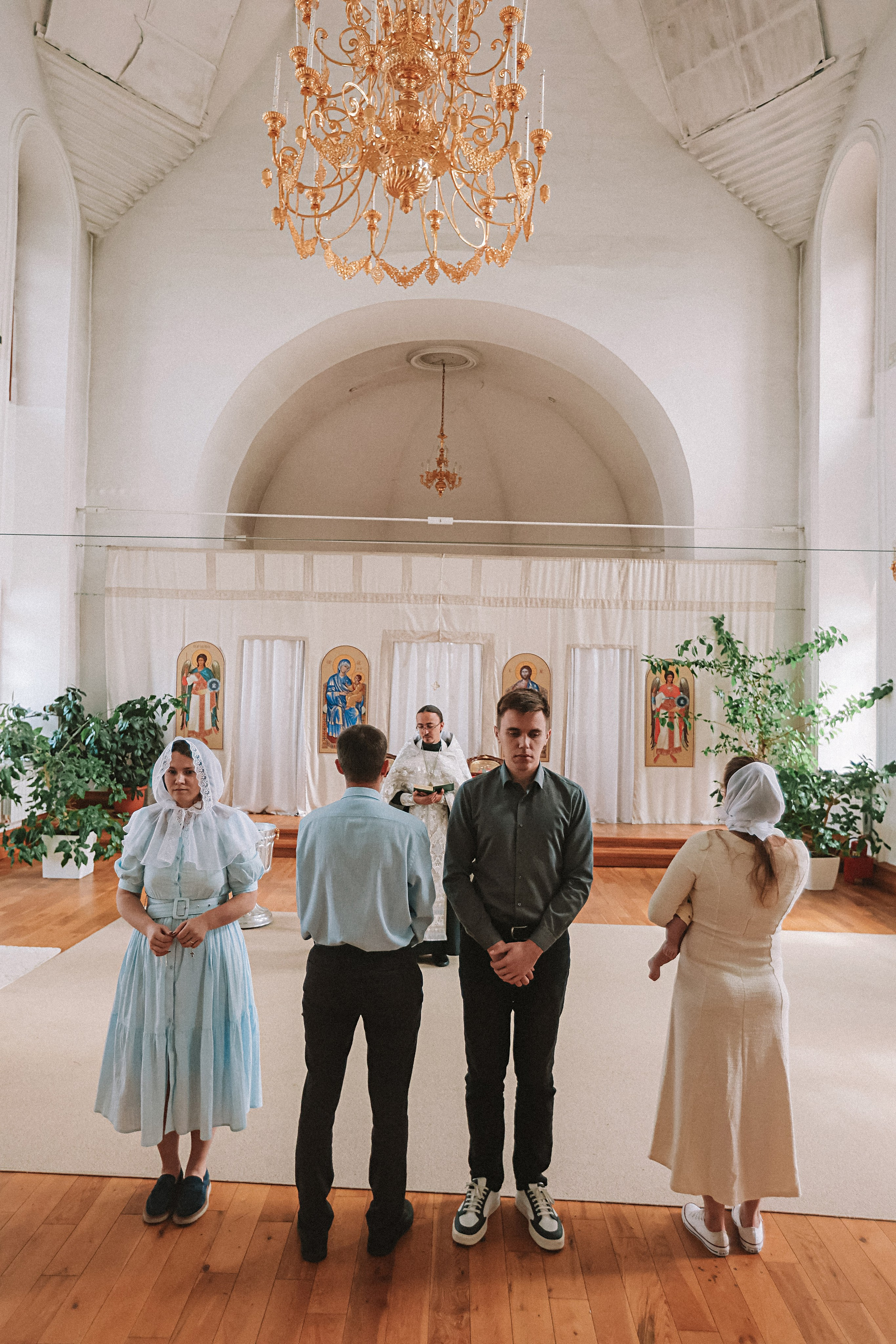 Крещение церковь около моста влюбленных. Семейный фотограф Тюмень, фотограф на роды Салмина Мария