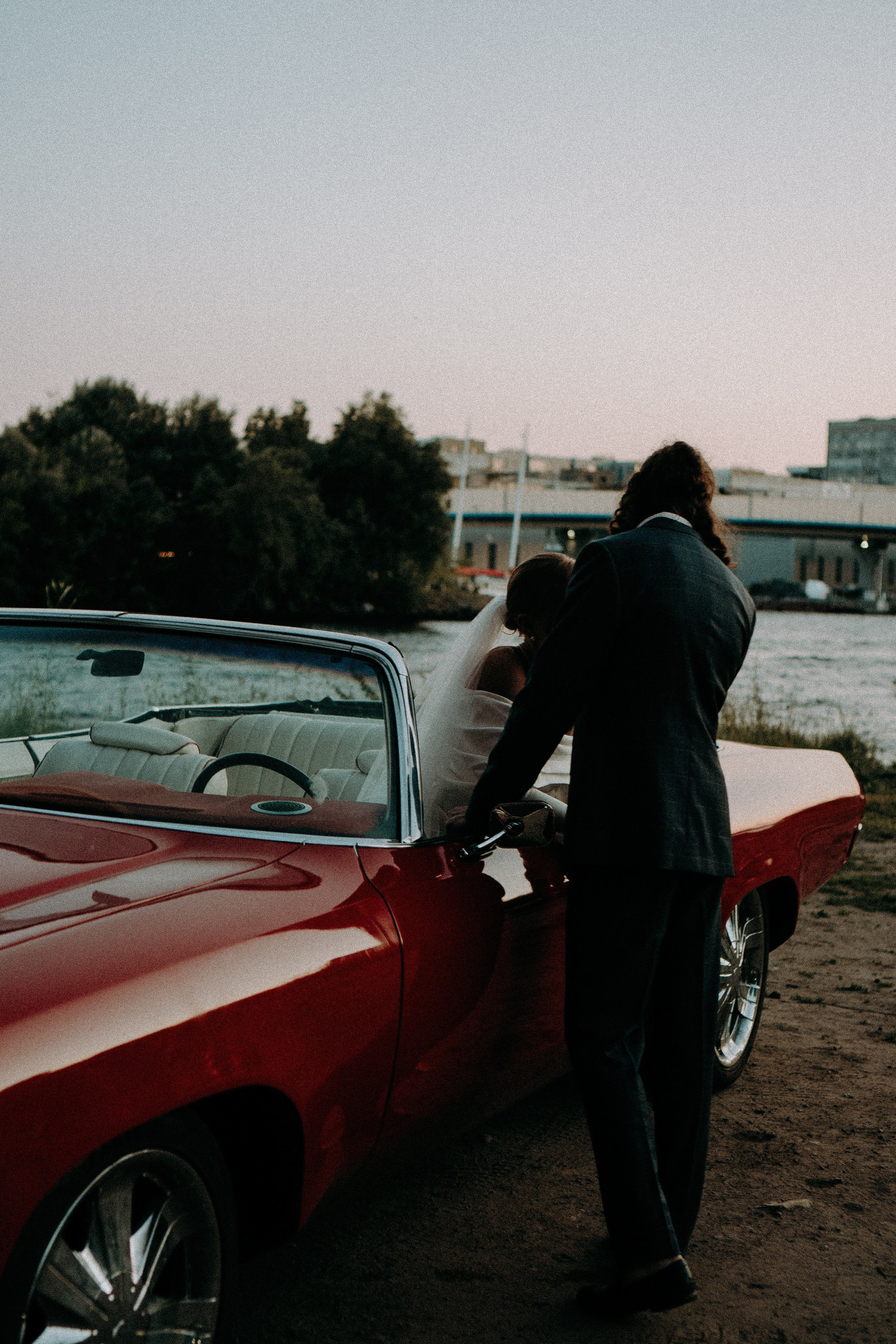 СВАДЕБНАЯ СЬЕМКА ВОЗЛЕ МСОТА БЕТАНКУРА НА КАБРИОЛЕТЕ. Профессиональный фотограф, Санкт-Петербург — Виктория Богомолова