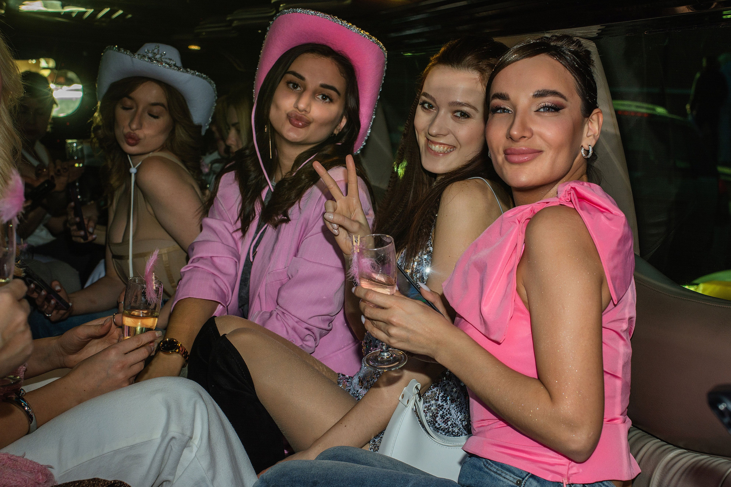Девичник в лимузине. Фотограф в Москве Ангелина Ким