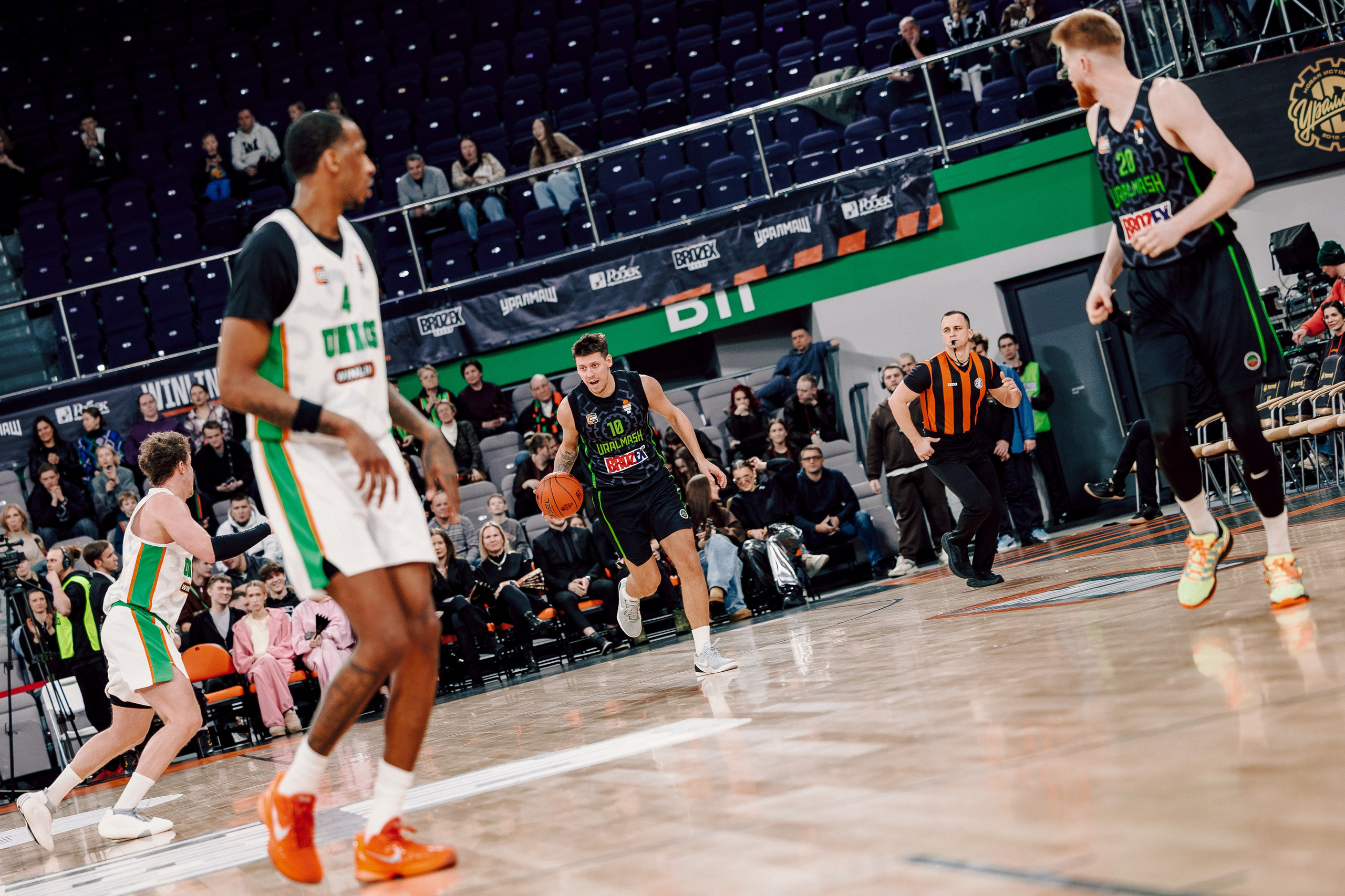 Winline Basket Cup — УРАЛМАШ — УНИКС. Лёшка Варзегов — фотограф