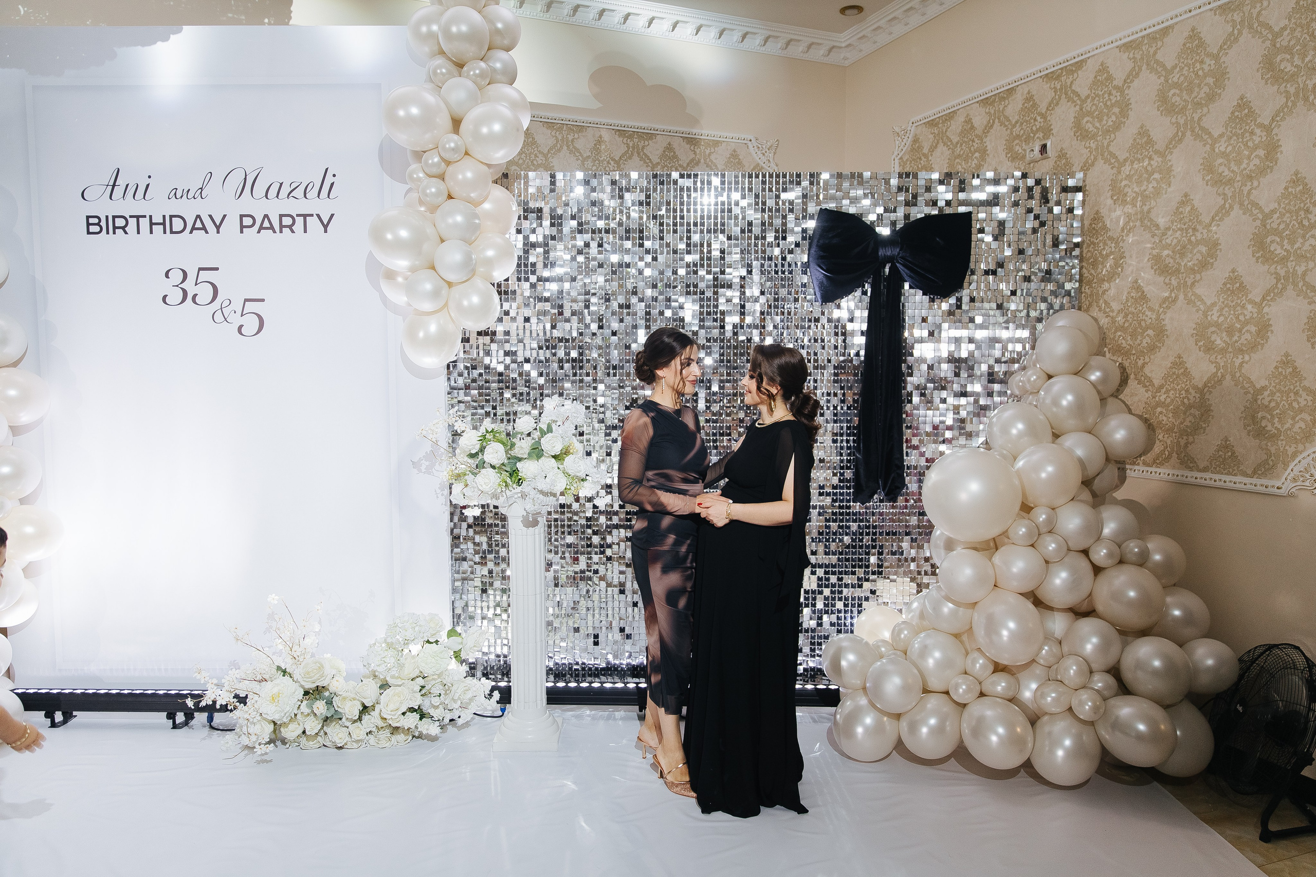 Ани и Назели. 35&5 День рождения, «Янтарь». Фотограф в Красноярске Надежда Воскресенская