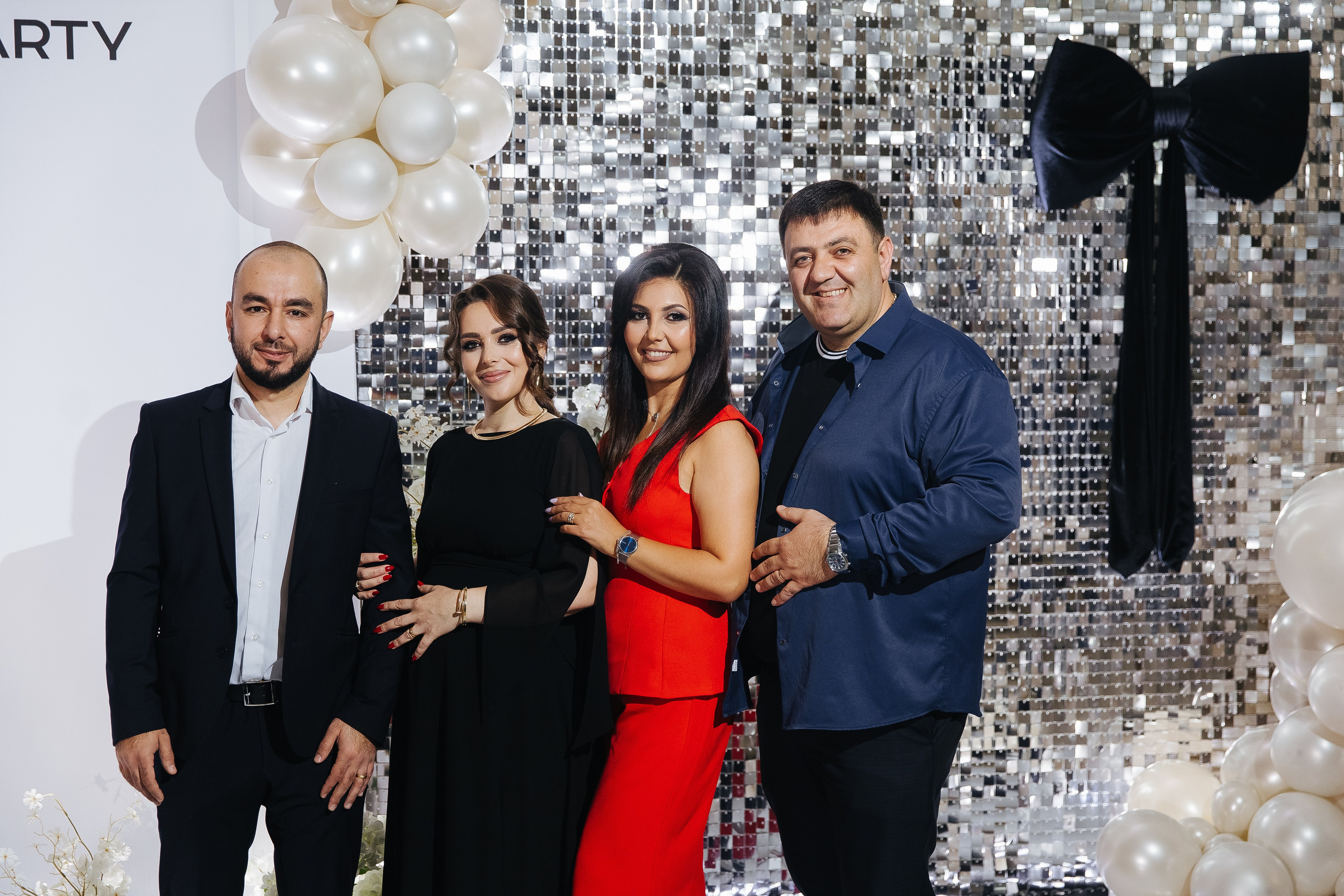 Ани и Назели. 35&5 День рождения, «Янтарь». Фотограф в Красноярске Надежда Воскресенская