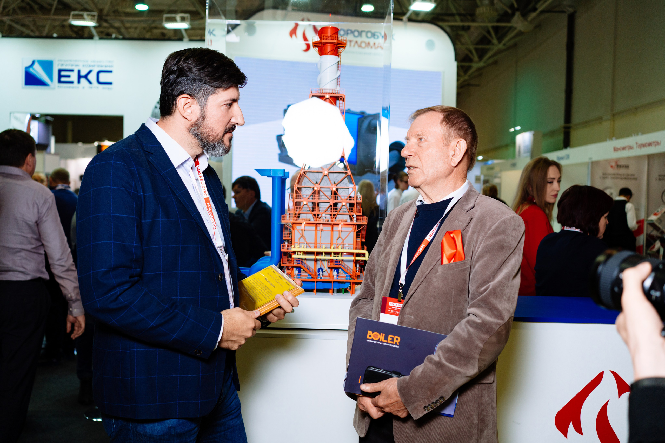 Heat & Electro Machinery Expo (стенд группы компаний ЕКС). Репортажный и портретный фотограф Алексей Полячек
