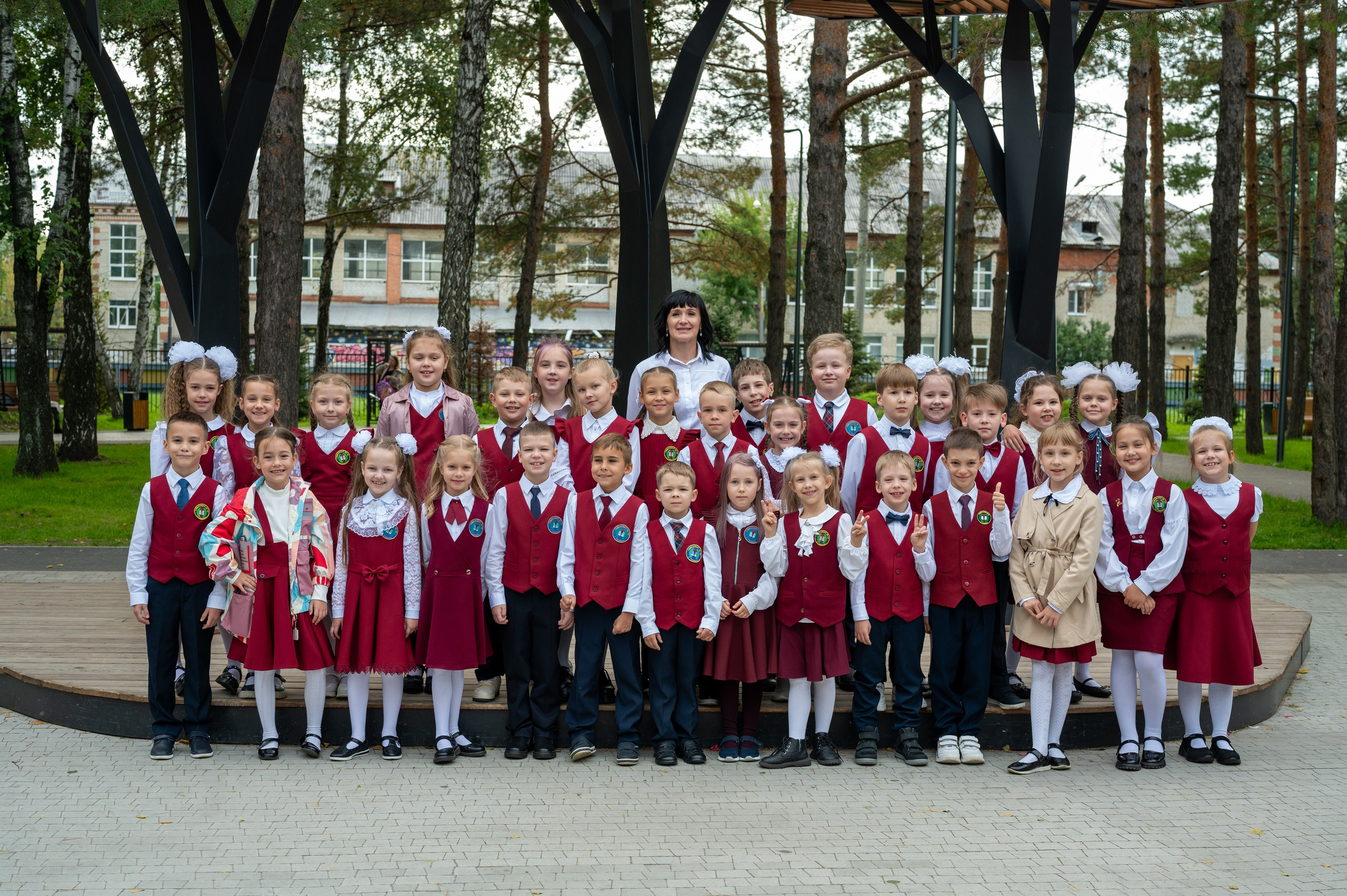 1 сентября 16 гимназия 2 класс (линейка + в классе+ на улице). Фотограф новорожденных, семейный детский в Тюмени Татьяна Морозова