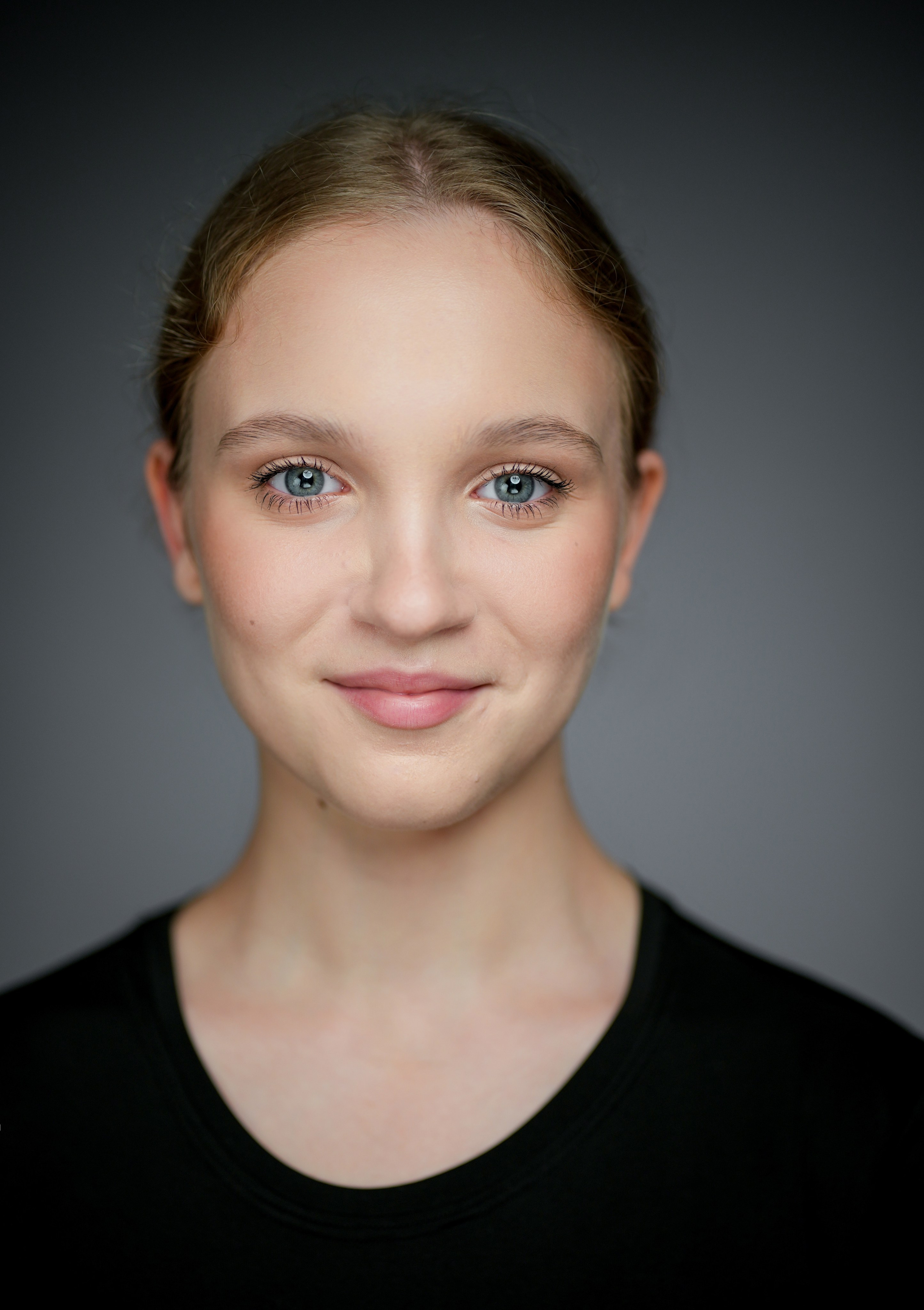 Актриса Елизавета Коровина. Портретная съемка в Москве, студийный фотограф Игорь Фомин