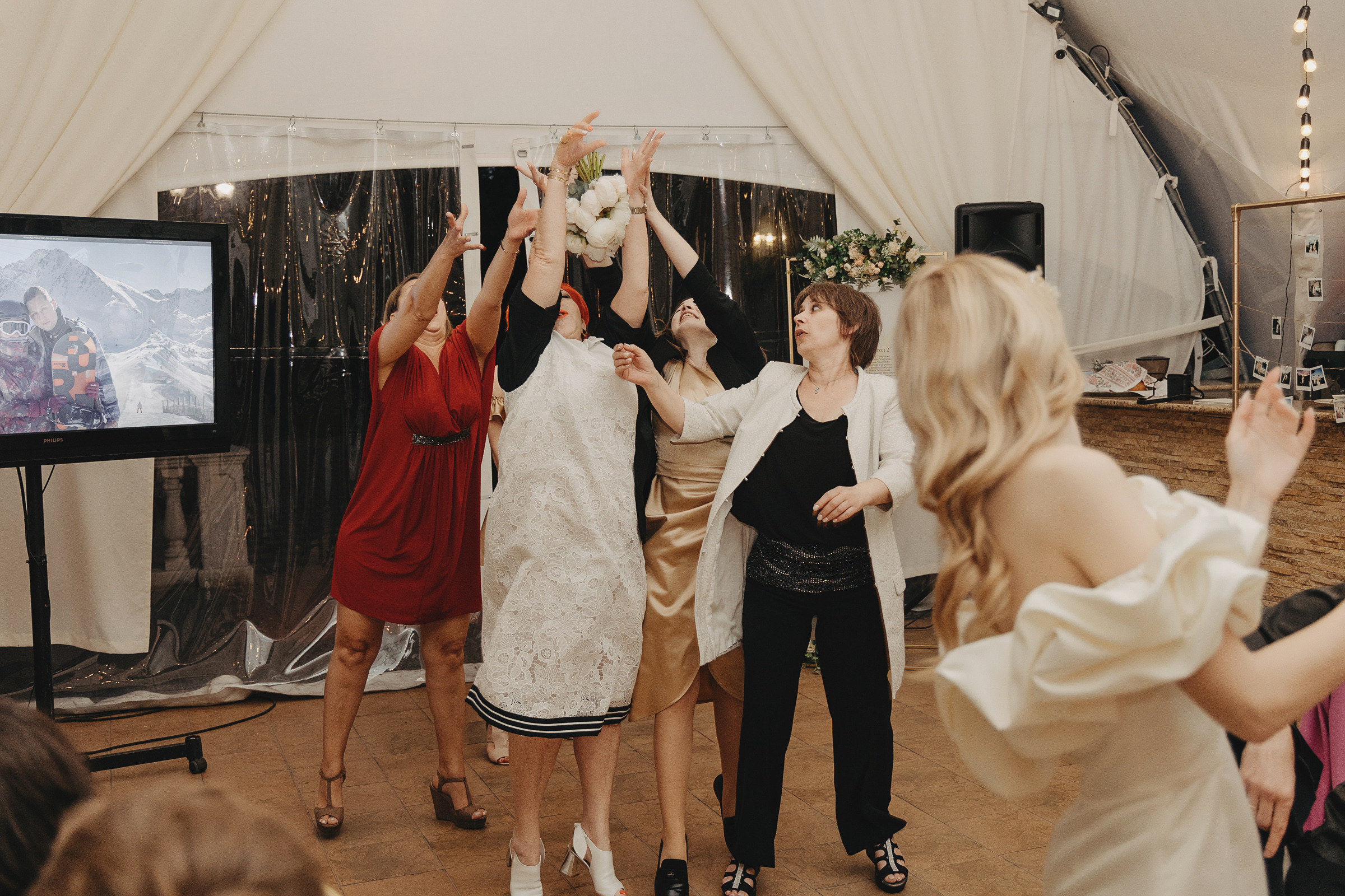 Саша и Даша. Свадебный фотограф и видеограф Дмитрий Горяченков