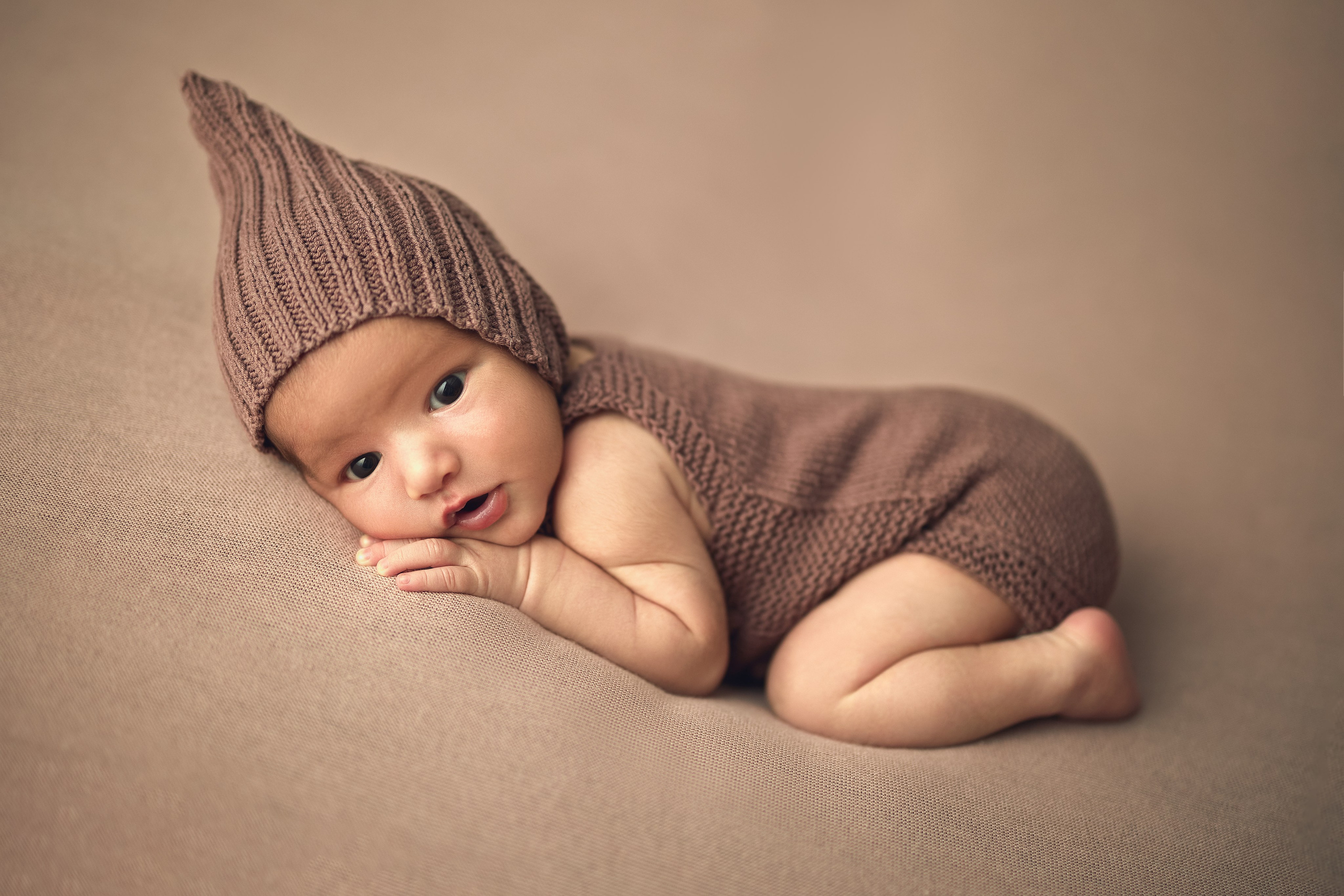 Ньюборн фотосессии в Старом Осколе. Фотостудия для новорожденных в Старом Осколе Гильфановых Юрия и Ольги