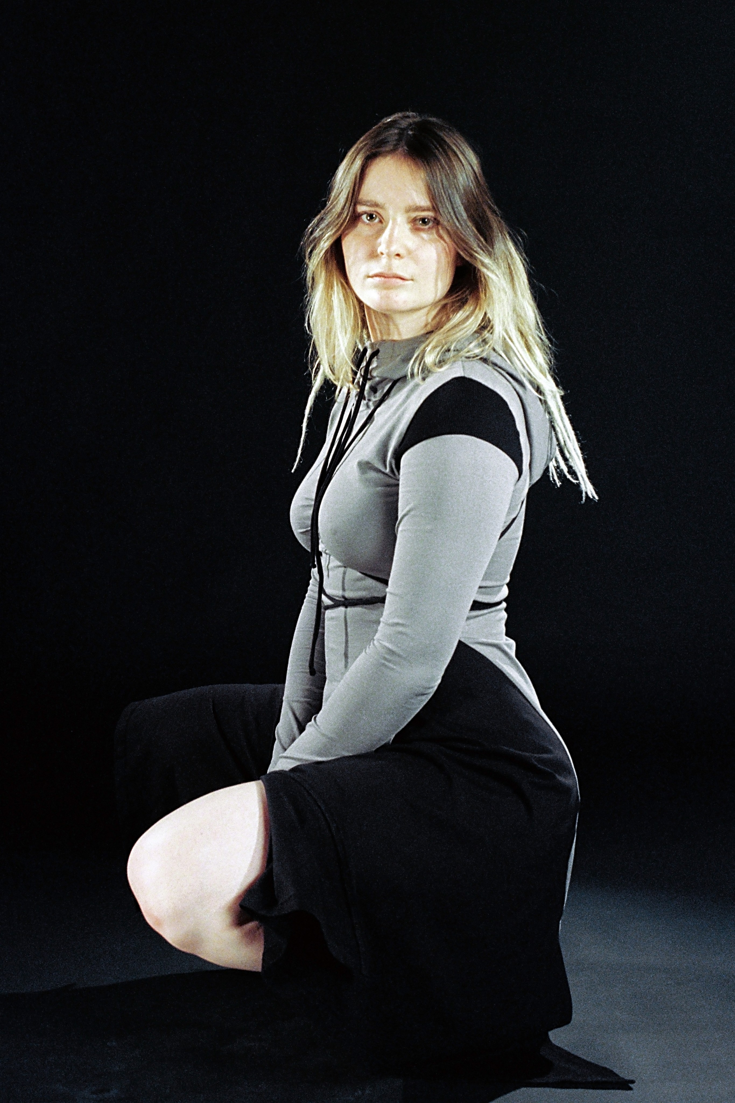 Наташа Видякина. Grey dress. Портретный фотограф в Санкт-Петербурге Александр Быстрицкий