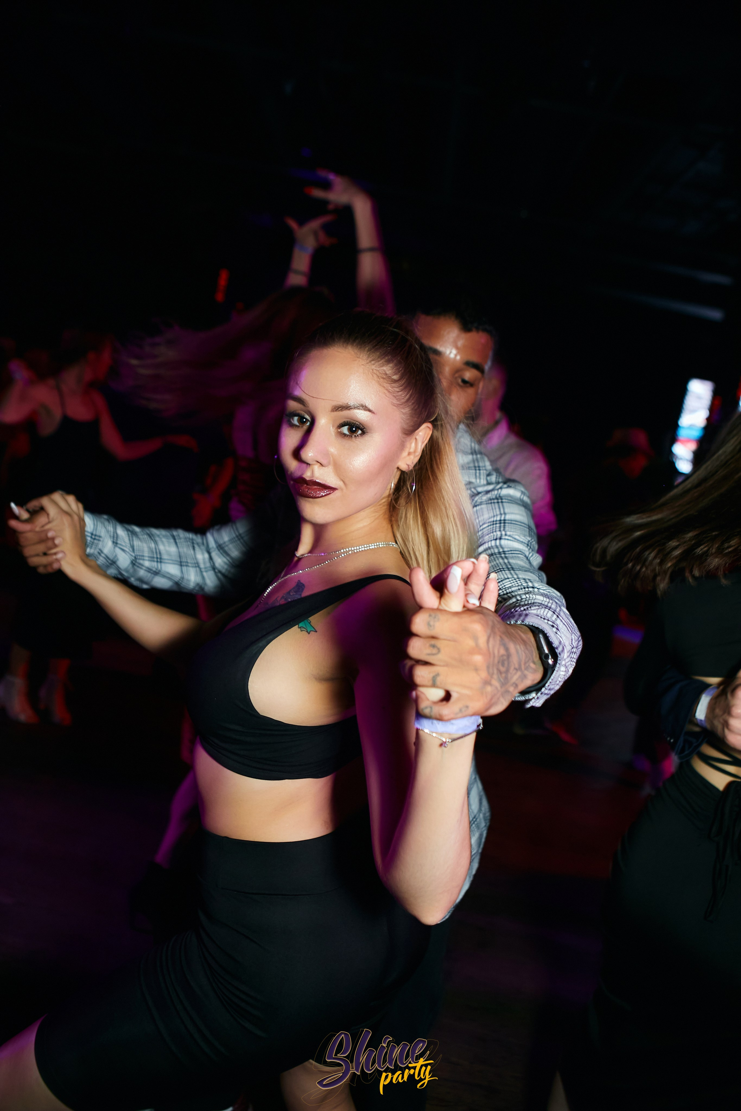 Shine party bachata. Свадебный фотограф