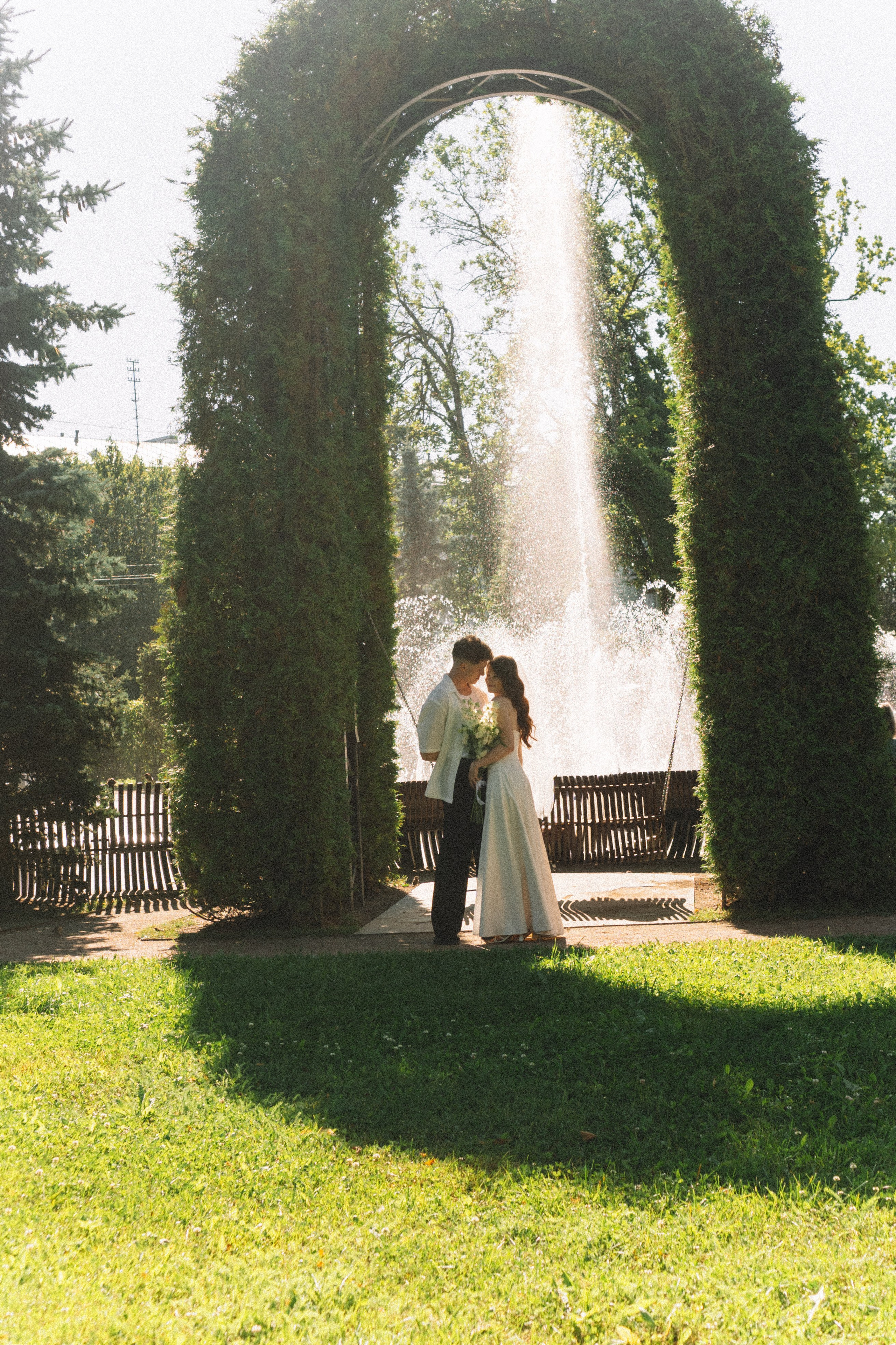 СВАДЕБНАЯ СЬЕМКА В ПЕТЕРГОФЕ И СЬЕМКА РЕПОРТАЖА В ЗАГСЕ ПЕТЕРГОФА. Профессиональный фотограф, Санкт-Петербург — Виктория Богомолова