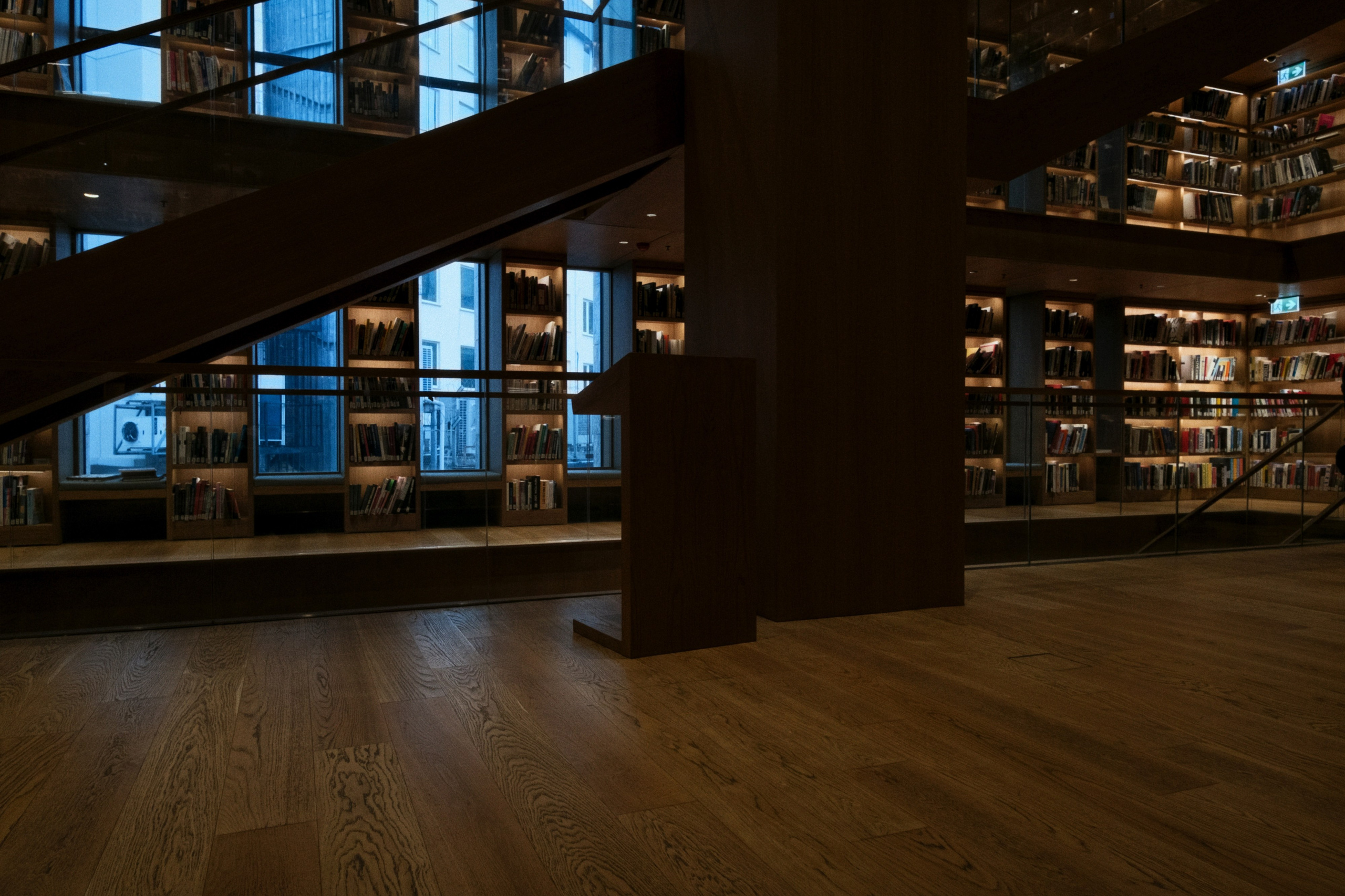 Beyoğlu x Karakoy, Istanbul / Türkey AW26. Фотограф Юрин Евгений