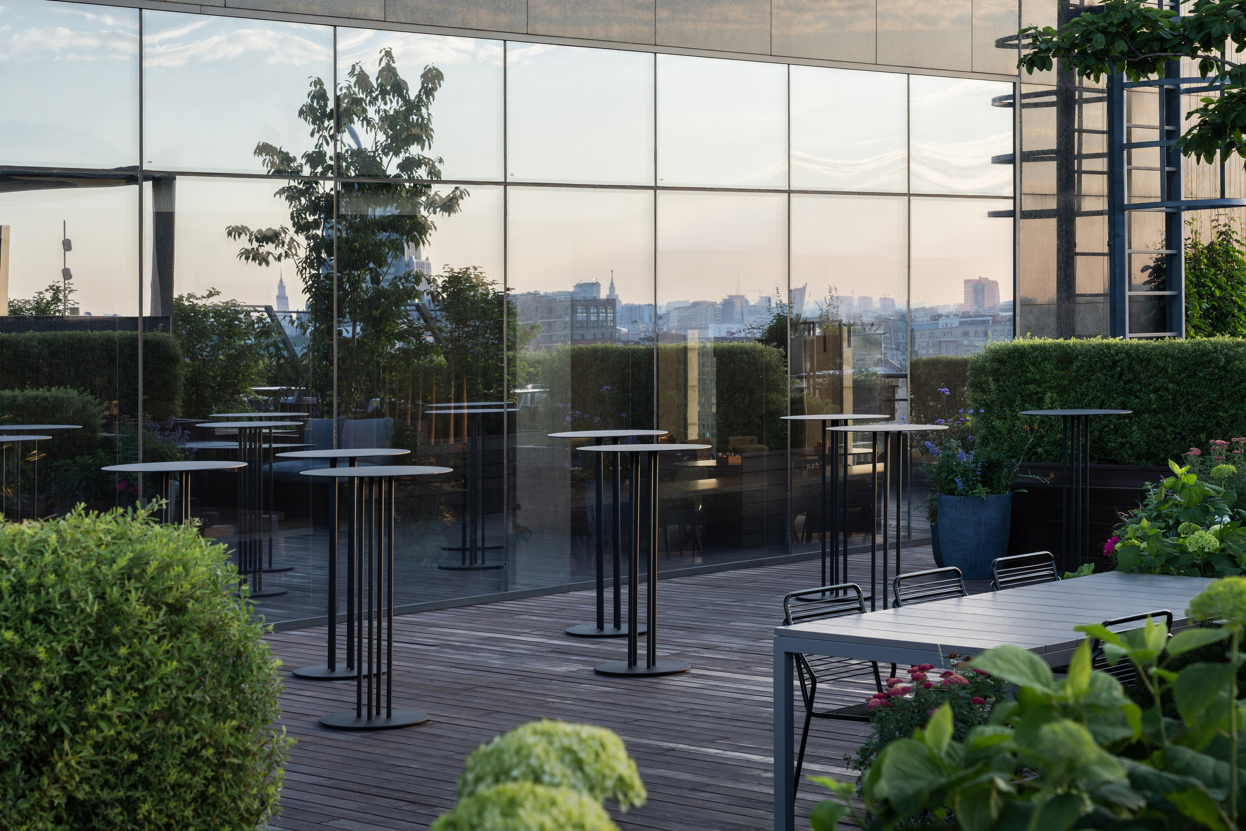 Brusnika office terrace, Moscow. Артамонов Александр | Архитектурный и ландшафтный фотограф
