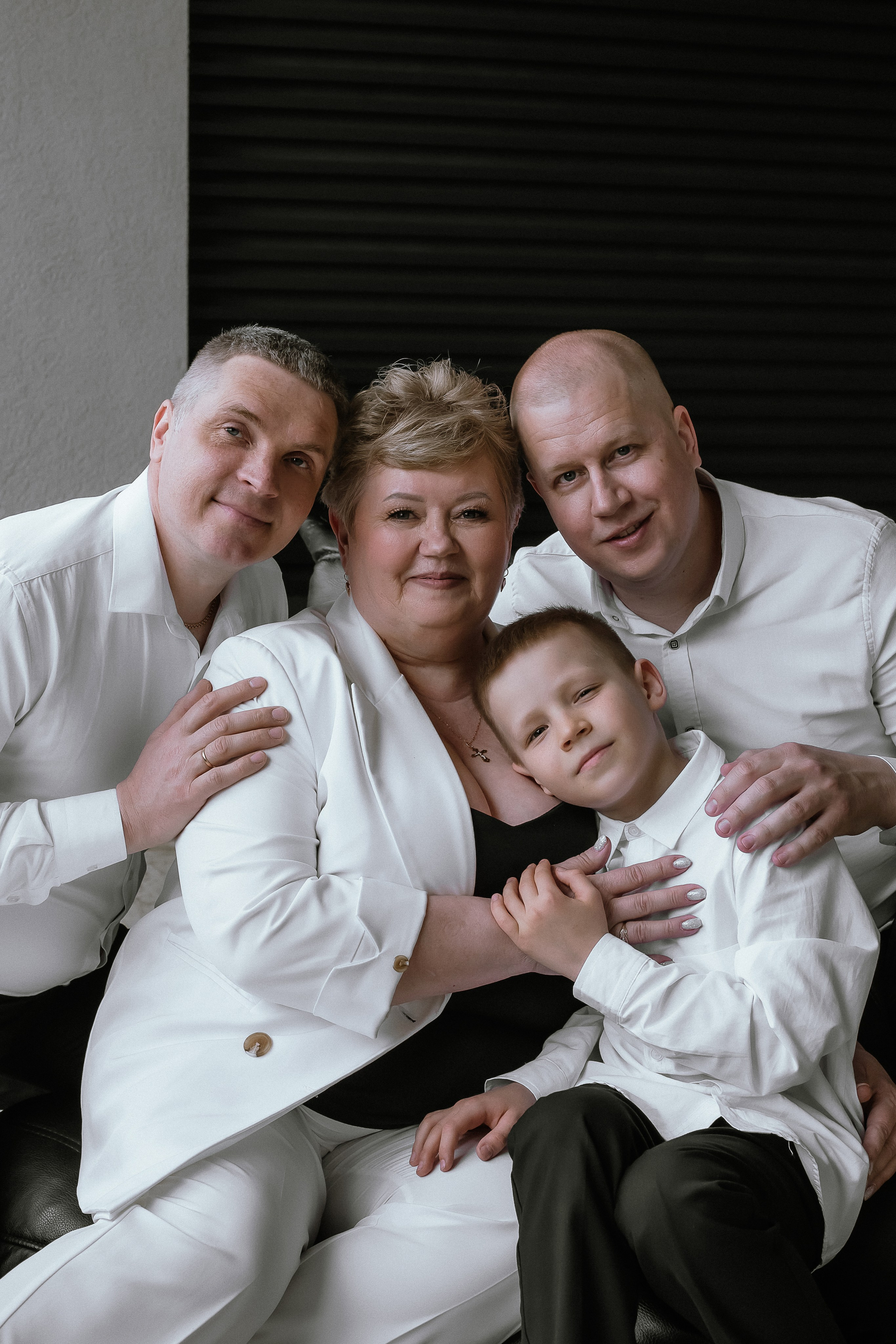 Семейная на циклораме. Фотограф Екатеринубрг/Верхняя Пышма