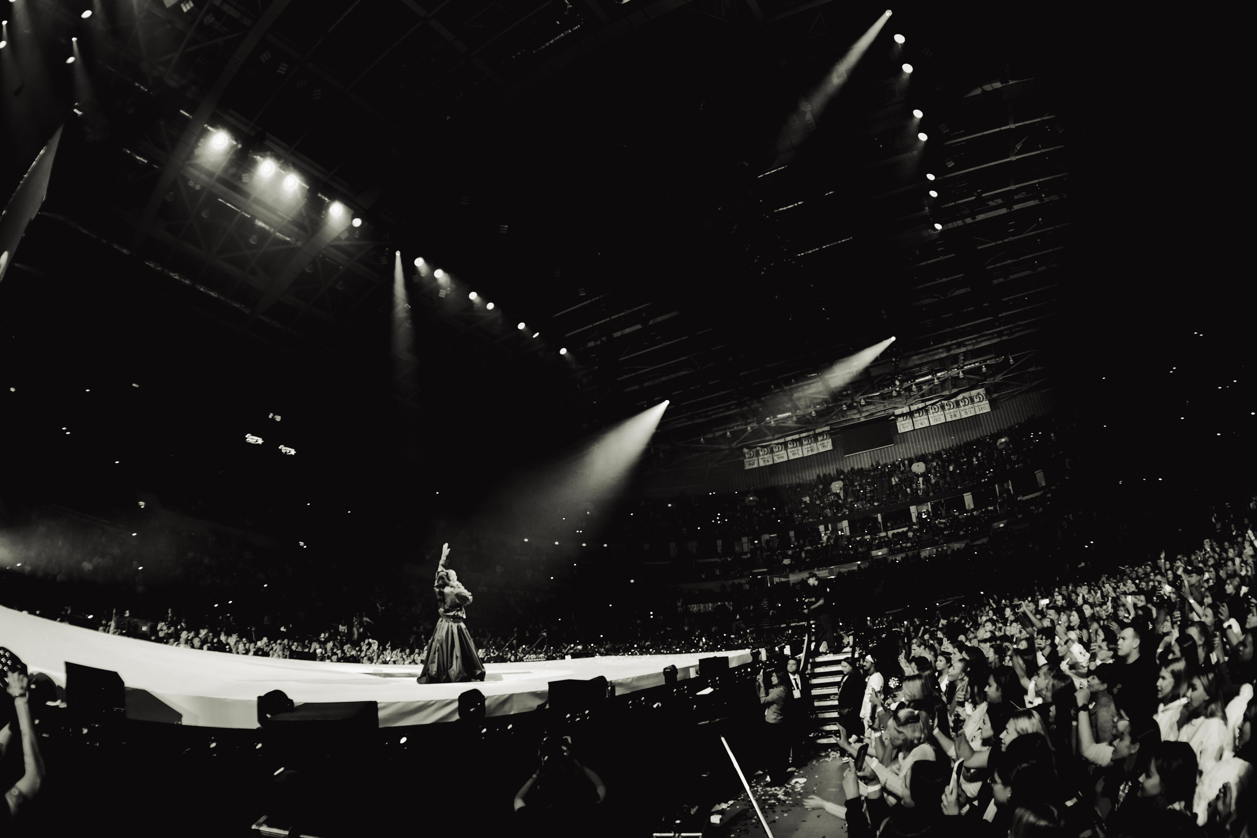MARI KRAIMBRERI В ВТБ АРЕНЕ 18.10.25. Концертный и репортажный фотограф в Москве и Санкт-Петербурге Мария