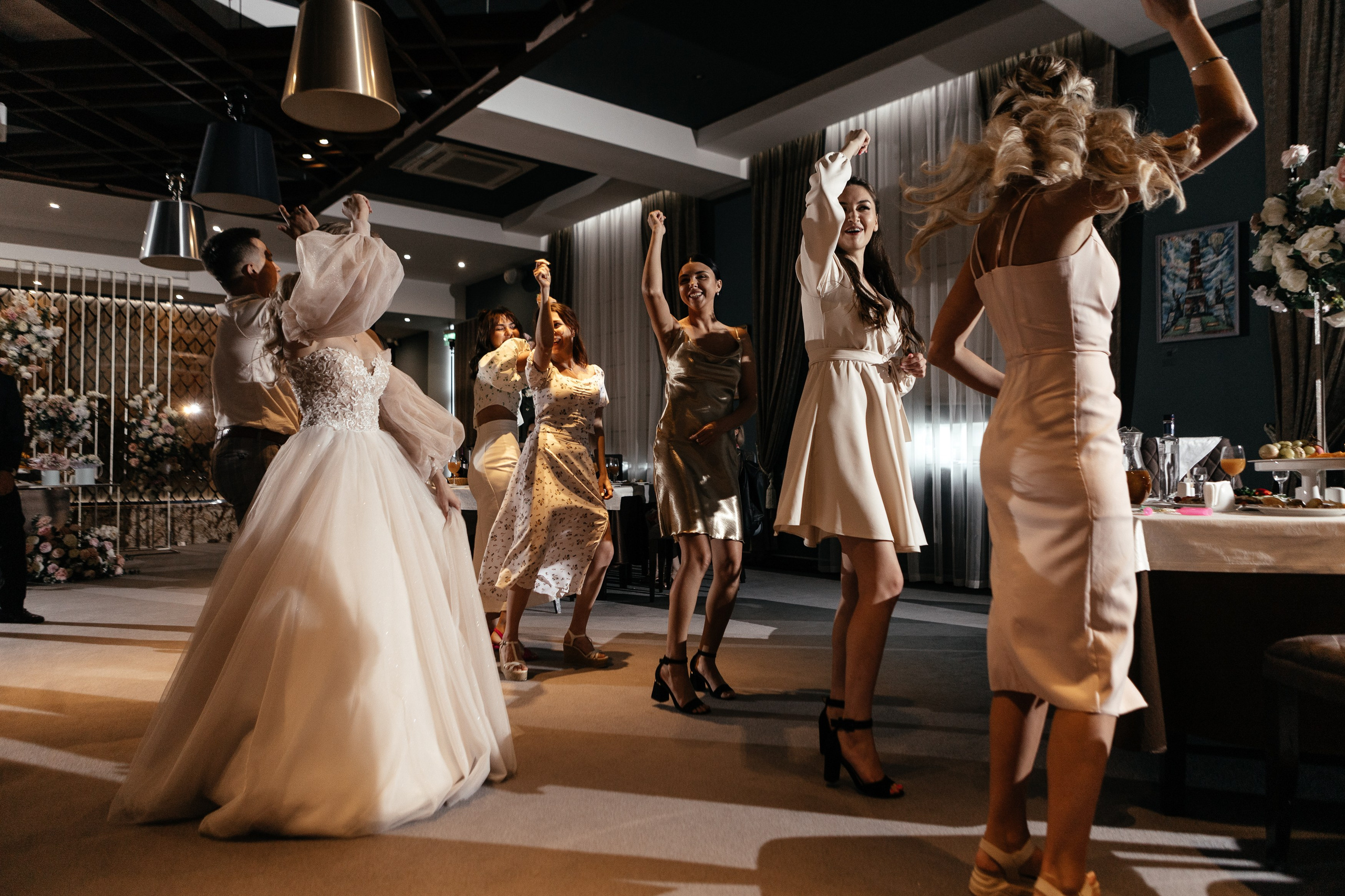 Свадебный фотограф Уфа — Руслан ГабдлисламовЖивые эмоции, красивые кадры, воспоминания на всю жизнь.Работаю по всей Республике Башкортоста. Свадебный фотограф Уфа Руслан Габдлисламов