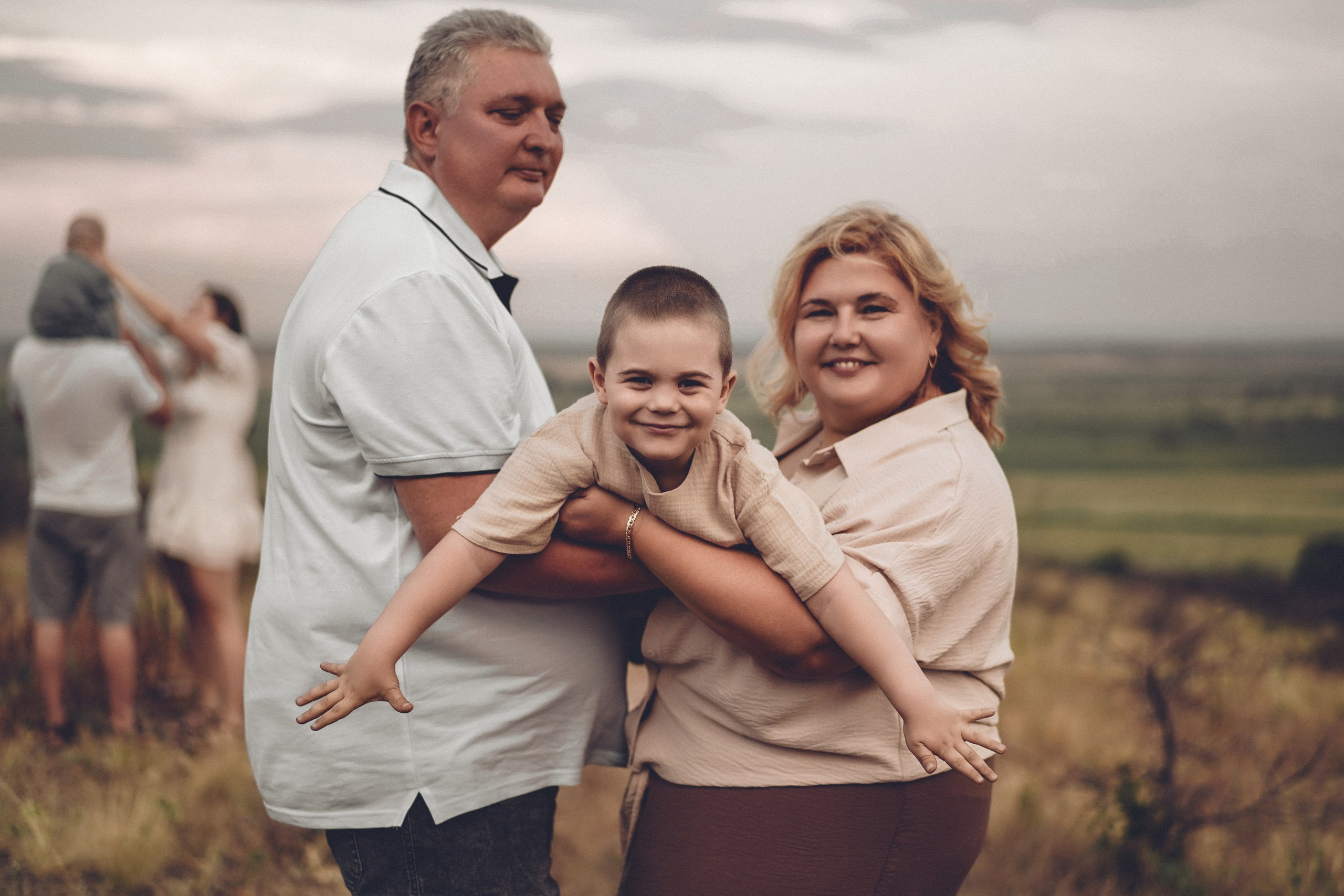 Фотосессия на природе. Свадебный фотограф в Ростове-на-Дону. Таинство Крещения и Венчания, семейные фотосессии. Алёна Чёботова